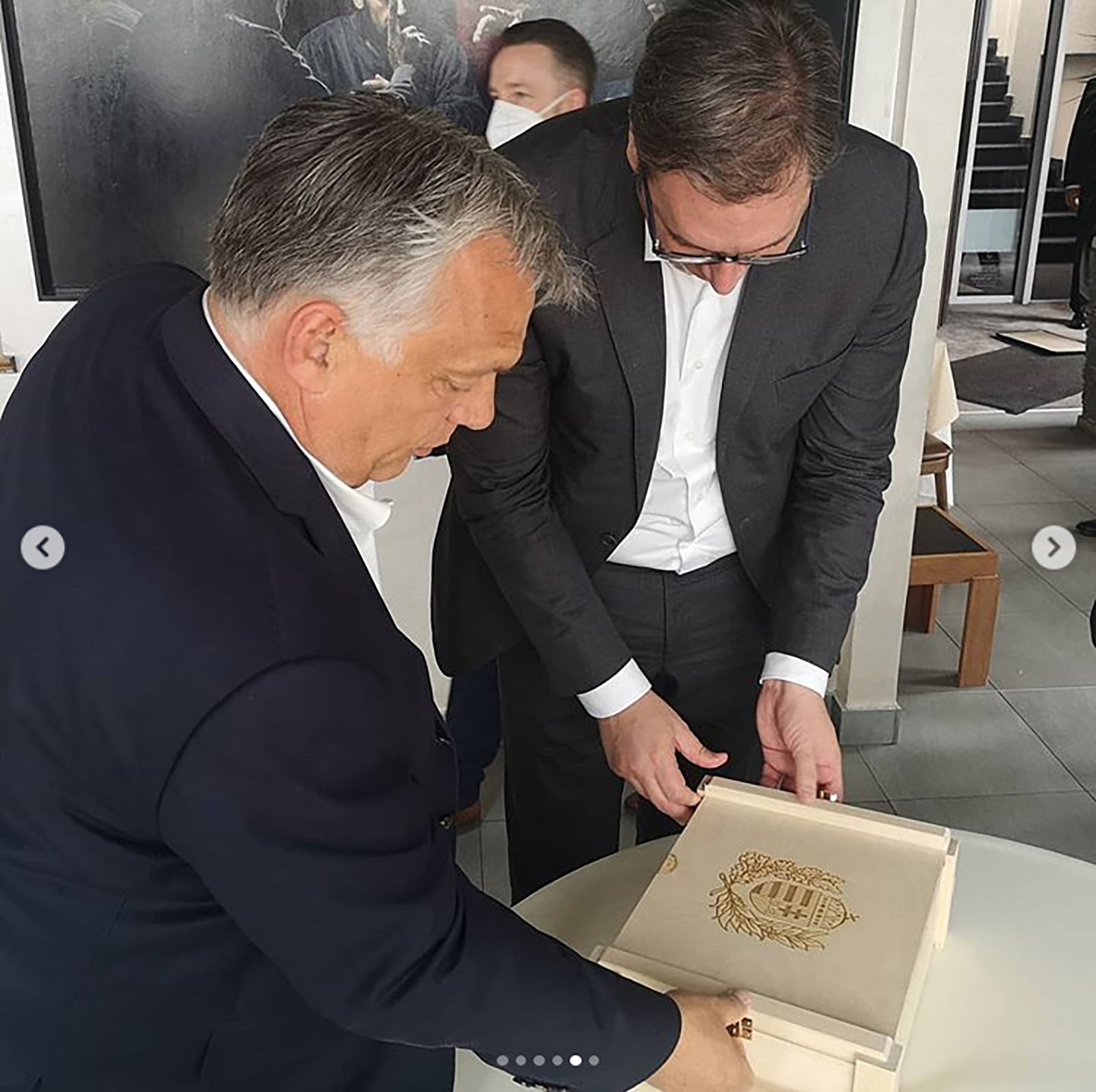 Viktor Orban, Aleksandar Vucic, pokloni