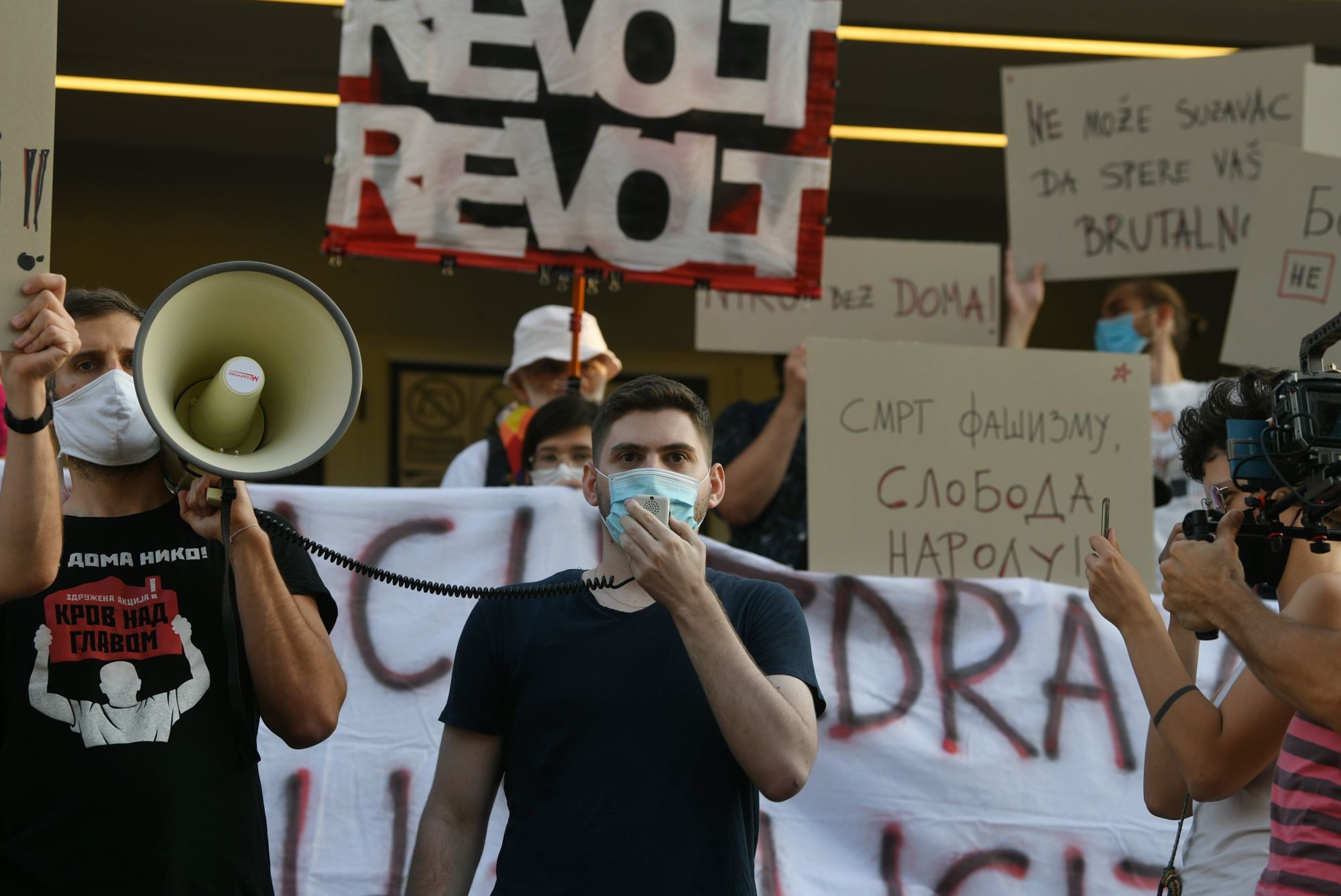Beograd 22.07.2020. Vuk Orović, student. Protest, transparetn. Protest za oslobođenje, oslobodjenje svih političikh zatvorenika, Prekršajni sud Foto: Filip Krainčanić/Nova.rs