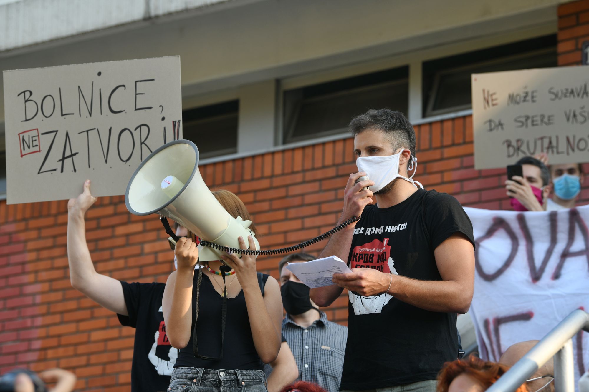 Beograd 22.07.2020. Protest, transparetn. Protest za oslobođenje, oslobodjenje svih političikh zatvorenika, Prekršajni sud Foto: Filip Krainčanić/Nova.rs