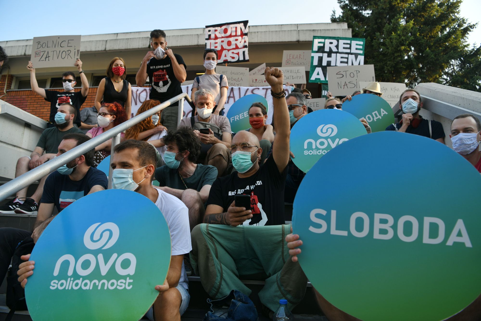 Beograd 22.07.2020. Protest, transparetn. Protest za oslobođenje, oslobodjenje svih političikh zatvorenika, Prekršajni sud Foto: Filip Krainčanić/Nova.rs
