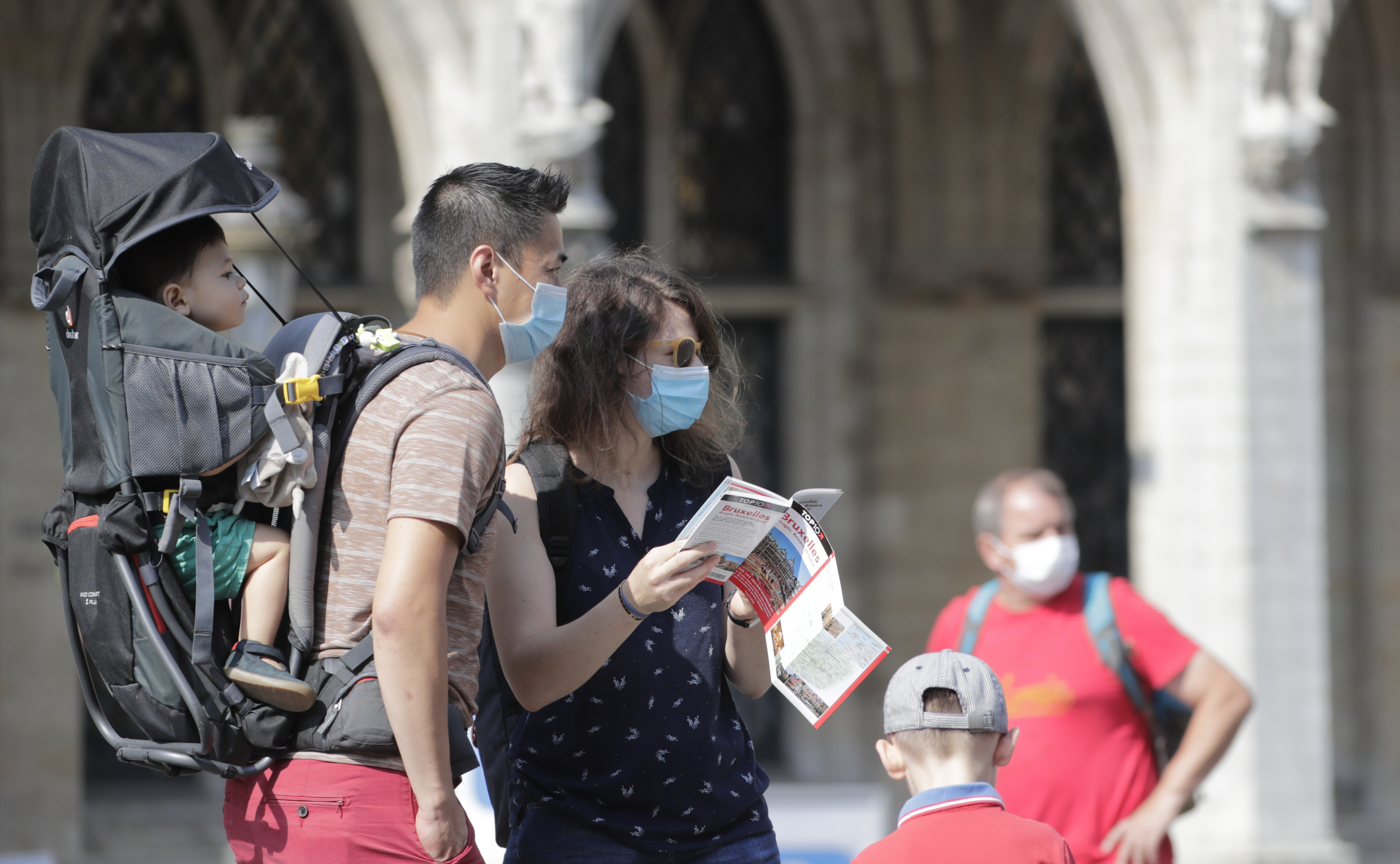 brisel koronavirus Facemasks become mandatory in Brussels region, regional authorities announced amid surge in coronavirus infections