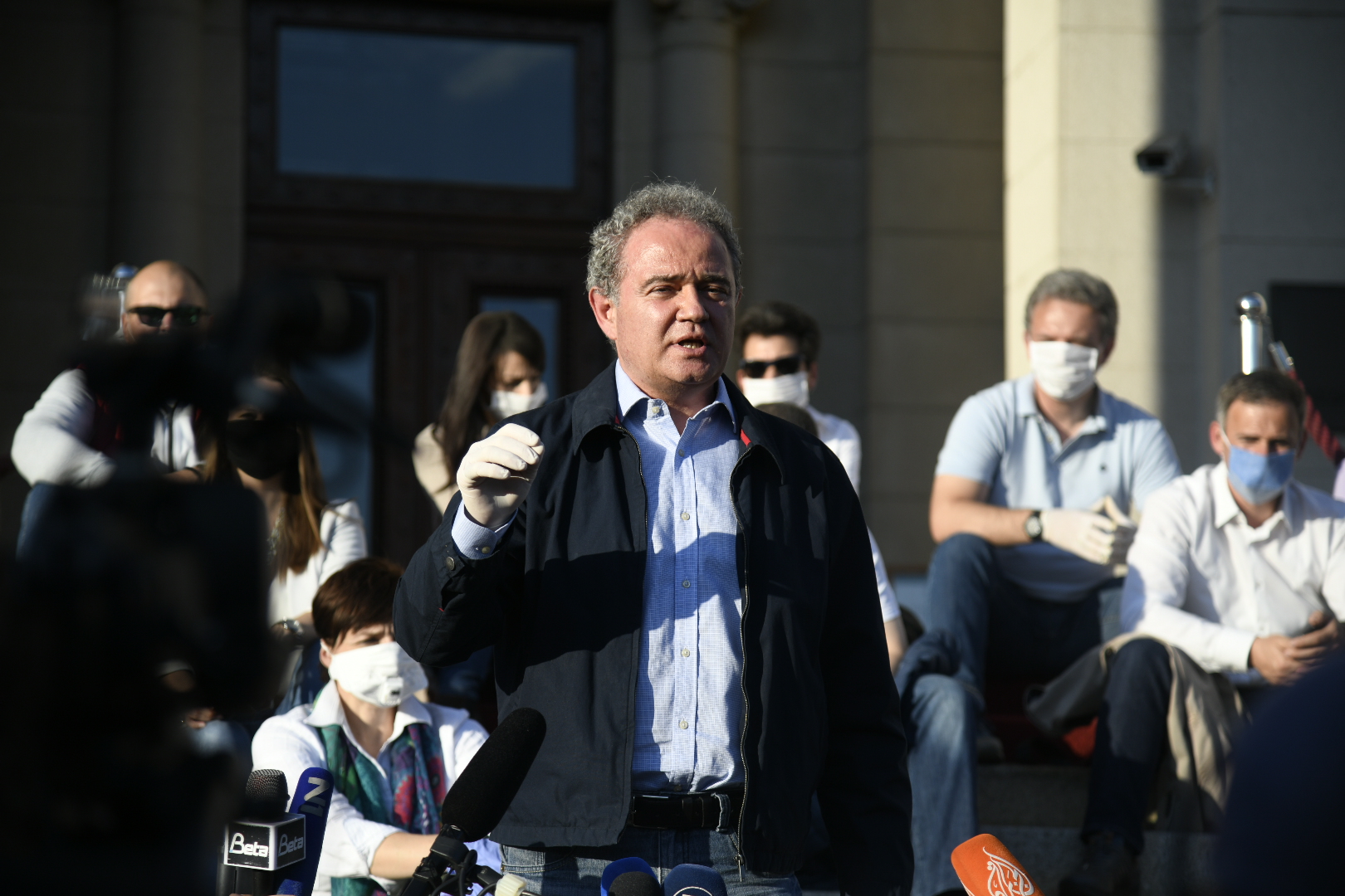 Beograd 30.04.2020. Zoran Lutovac. Protest, opozicija, Narodna skupština, Skupština, stepenice, vanredno stanje, policijski čas Foto: Nemanja Jovanović/Nova.rs