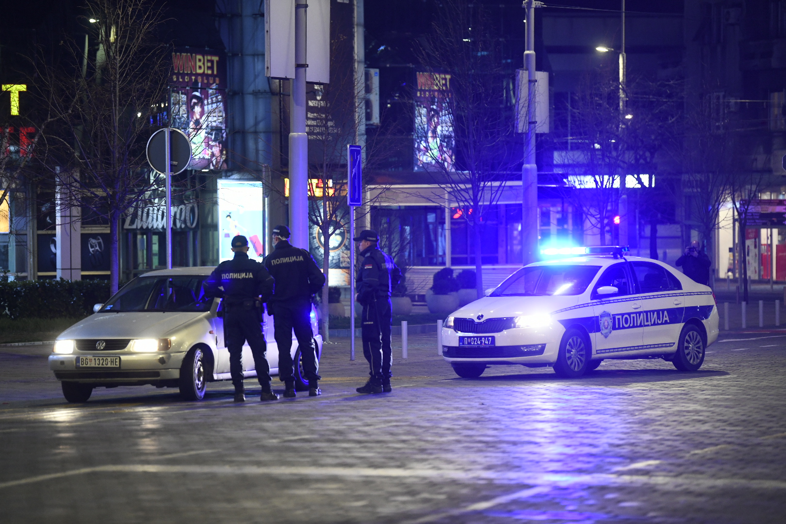 Beograd 18.03.2020. Kontrola, policija. Policijski čas, početak, počeo policijski čas, vanredno stanje, koronavirus, grad, ulica, ulice Foto: Nemanja Jovanović/Nova.rs