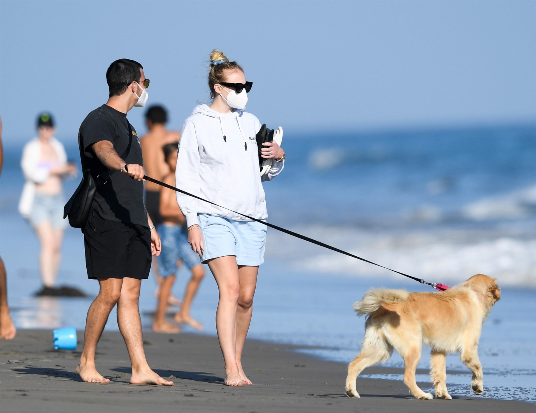 *PREMIUM-EXCLUSIVE* Joe Jonas and pregnant wife Sophie Turner take a romantic walk on the beach in Santa Barbara **WEB EMBARGO UNTIL 2 PM EDT on MAY 27, 2020**