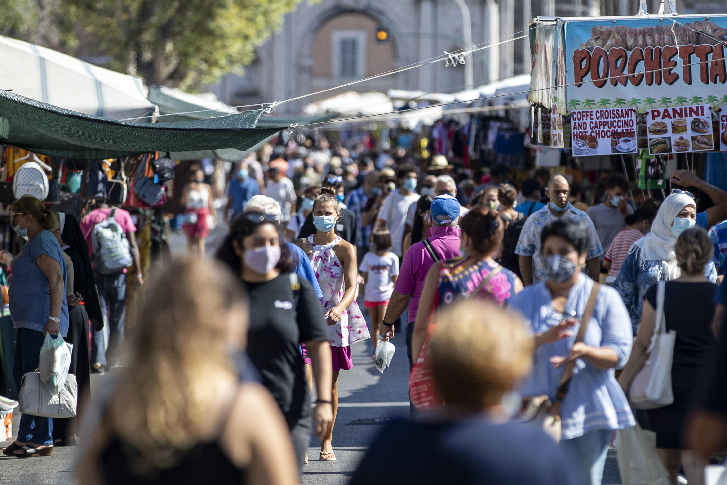 Porta Portese market in Rome reopens