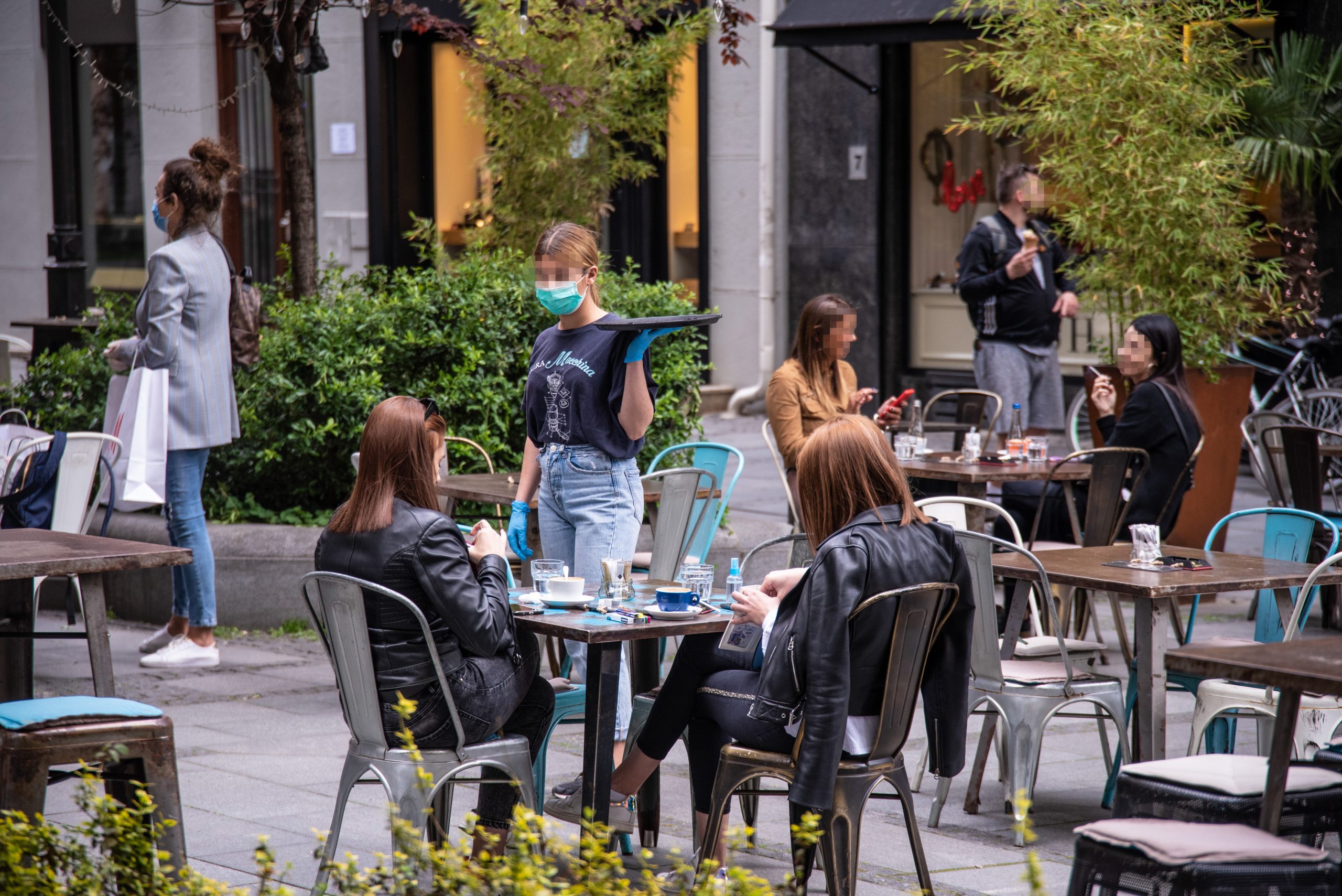 Beograd 04.05.2020. Otvoreni kafići i restorani, kafić, restoran, bašta kafića, koronavirus, vanredno stanje Foto: Dragan Mujan/Nova.rs