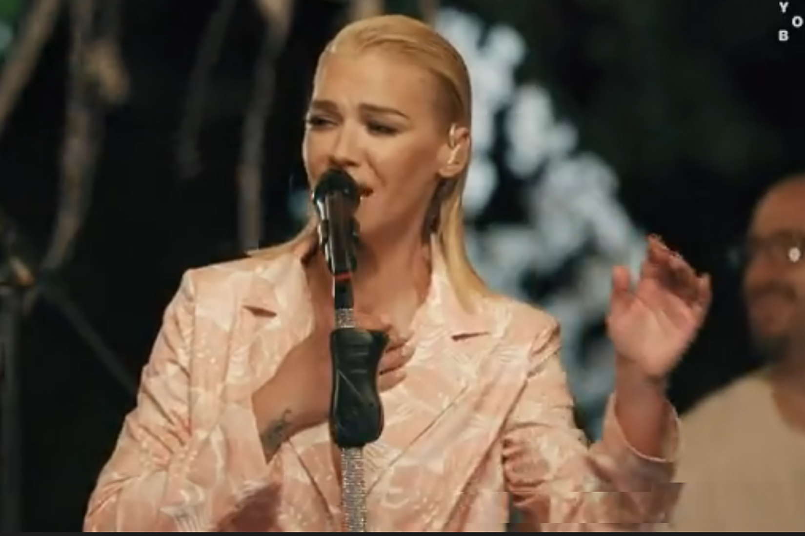 Nataša Bekvalac, pevačica, lajv nastup, Juboks, Youbox Foto: Printscreen/youbox.rs
