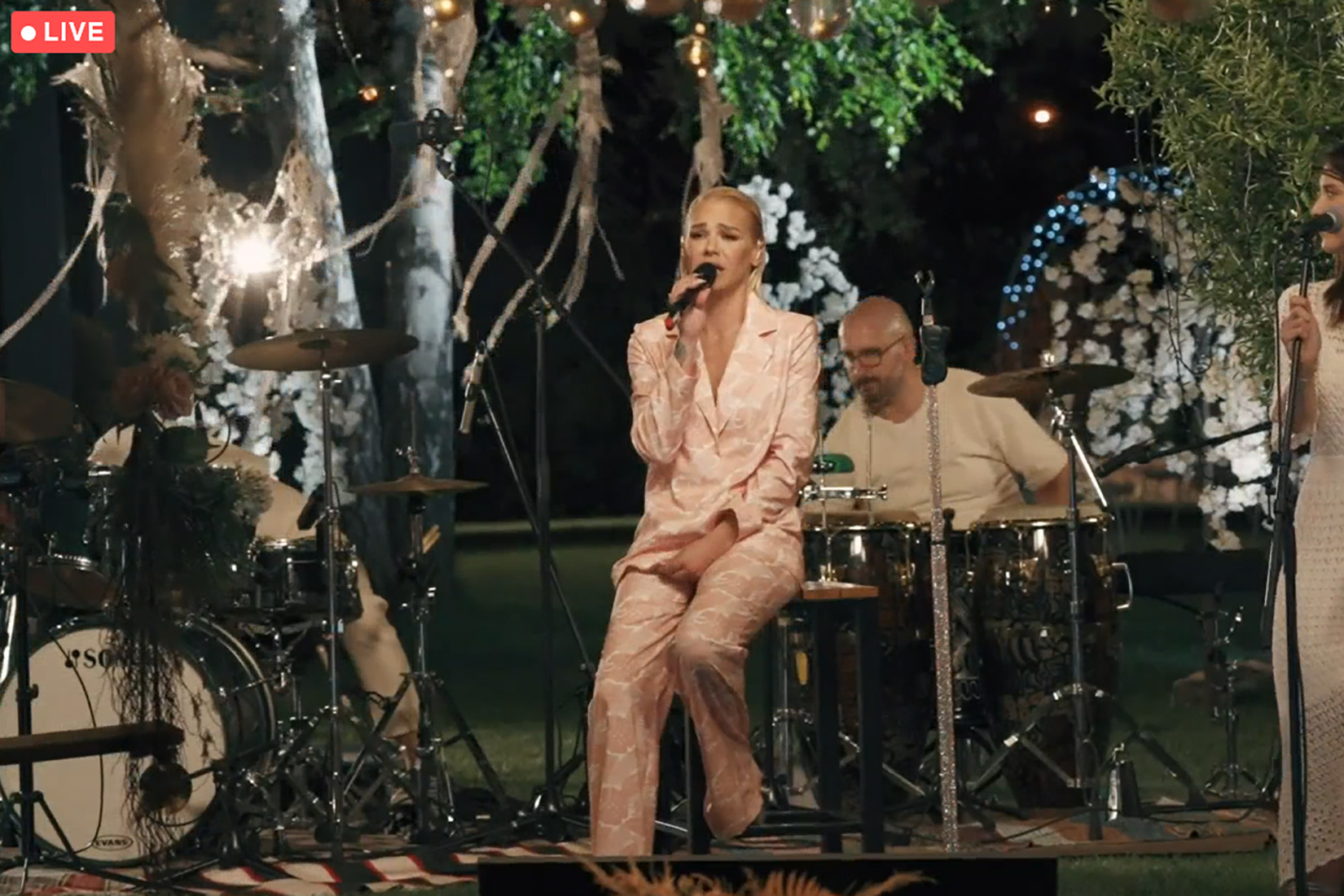 Nataša Bekvalac, pevačica, lajv nastup, Juboks, Youbox Foto: Printscreen/youbox.rs