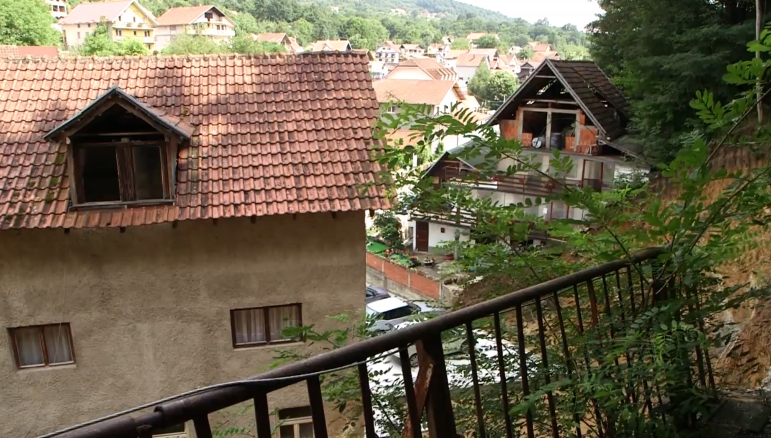 Vikendica, vikendice, brdo, komšija zasekao brdo Foto: N1