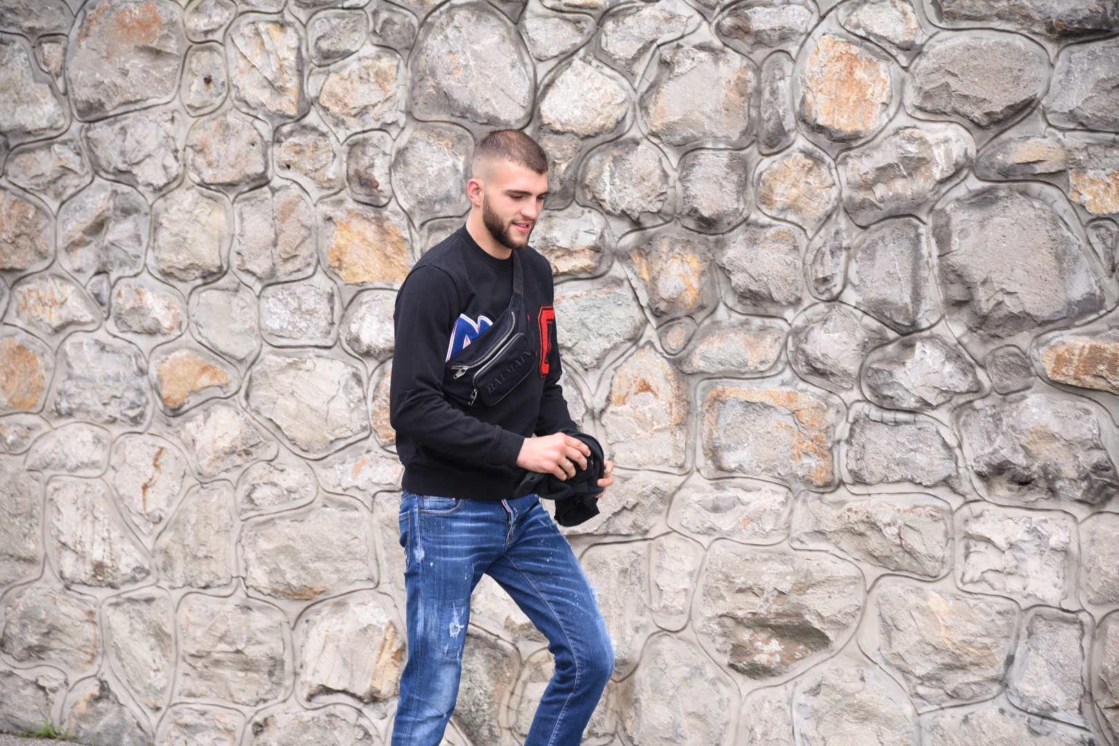 Beograd, 03.06.2020. Veljko Ražnatović izlazi iz Cecine kuće i odlazi u porodilište Foto: Dragan Mujan/Nova.rs