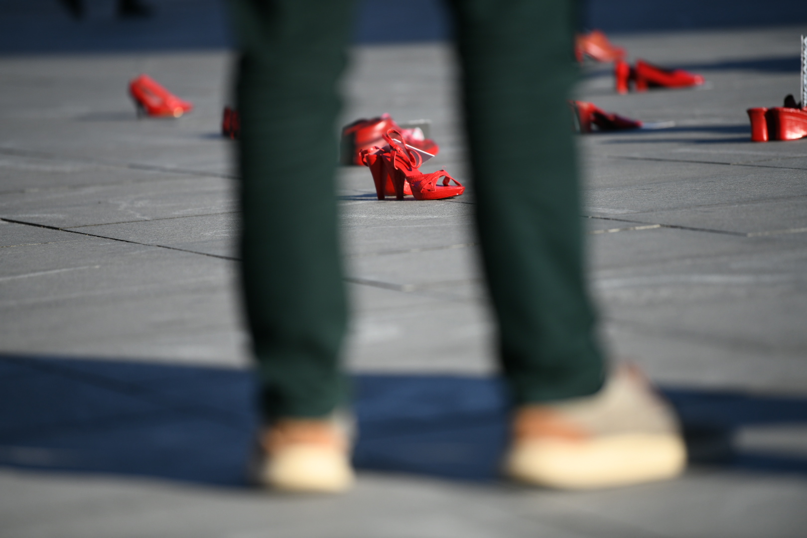 Beograd 06. decembar 2020. Protest  Zenski zivoti su vazni u organizaciji Autonomnog zenskog centra i Zena u crnom na Trgu republike Foto:Vesna Lalić/Nova.rs