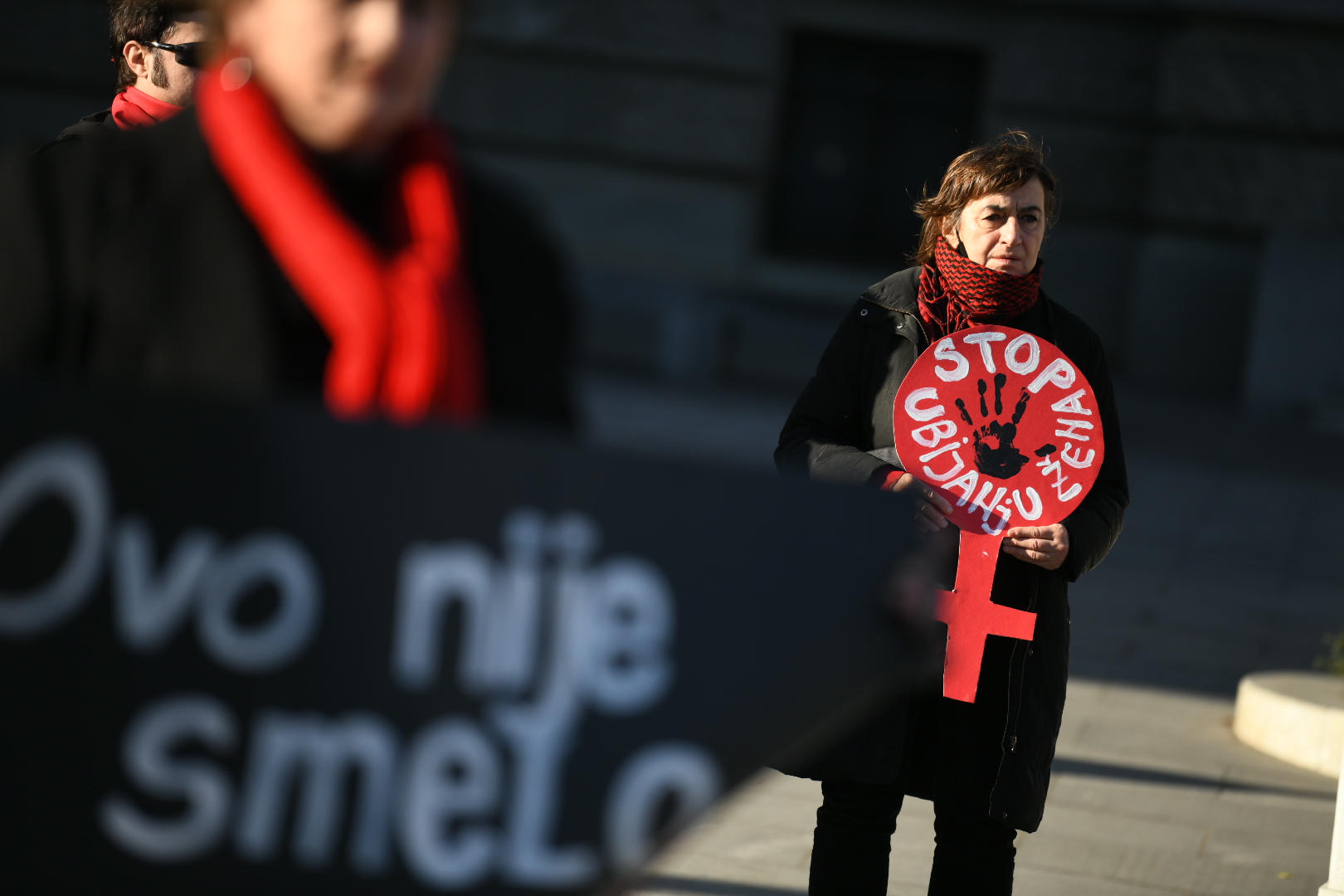 Beograd 06. decembar 2020. Protest  Zenski zivoti su vazni u organizaciji Autonomnog zenskog centra i Zena u crnom na Trgu republike Foto:Vesna Lalić/Nova.rs