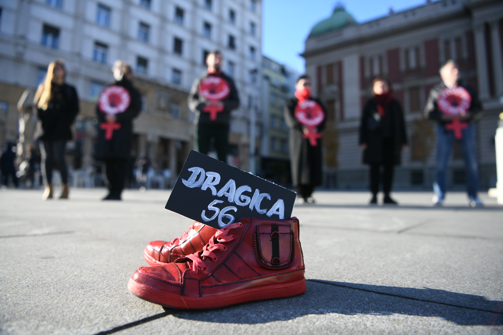 Beograd 06. decembar 2020. Protest  Zenski zivoti su vazni u organizaciji Autonomnog zenskog centra i Zena u crnom na Trgu republike Foto:Vesna Lalić/Nova.rs