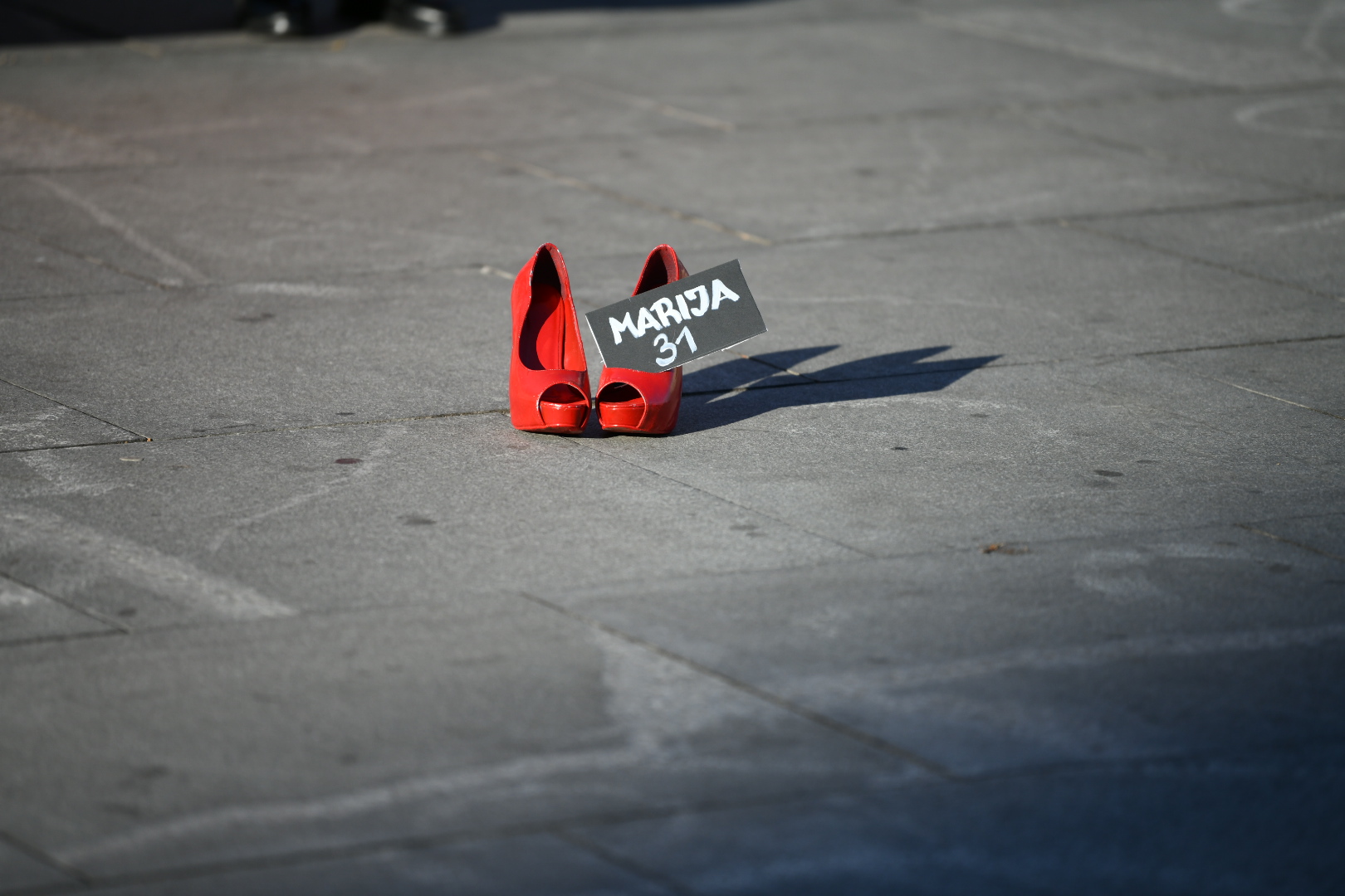 Beograd 06. decembar 2020. Protest  Zenski zivoti su vazni u organizaciji Autonomnog zenskog centra i Zena u crnom na Trgu republike Foto:Vesna Lalić/Nova.rs