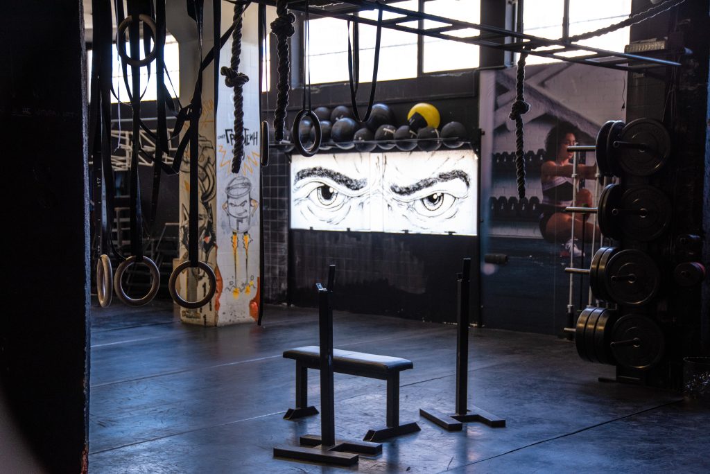 Beograd 27.04.2020. Teretana, otvorene teretane,  trening, sport, rekreacija, vežbanje, ljubitelji sporta, vanredno stanje, koronavirus Crossfit Prvi tim Foto:Dragan Mujan/Nova.rs