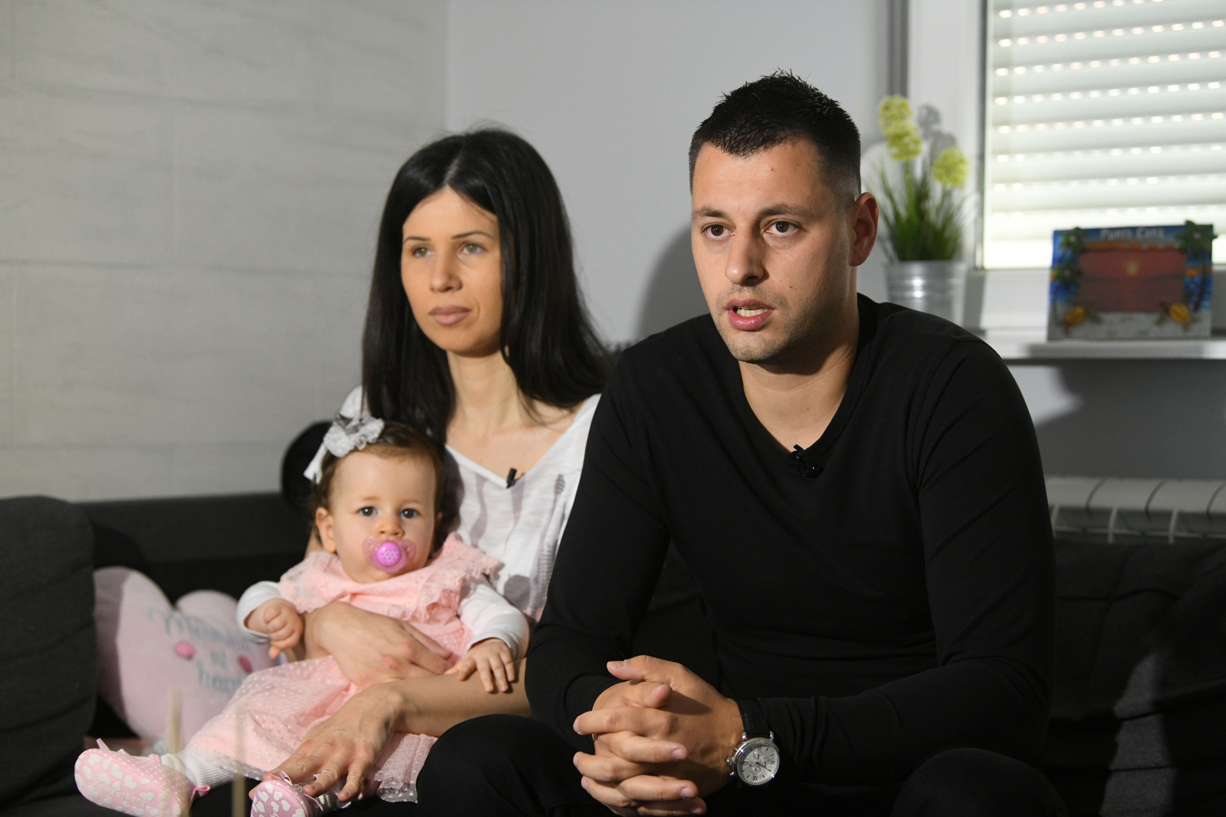 Beograd 25.05.2020. Marija Markuljević, majka, Stefan Markuljević, otac, Sofija Markuljević, prvi rođendan, rodjendan, dete, devojčica obolela od spinalne mišićne atrofije tipa 1, SMA, spinalna mišićna atrofija Foto: Filip Krainčanić/Nova.rs