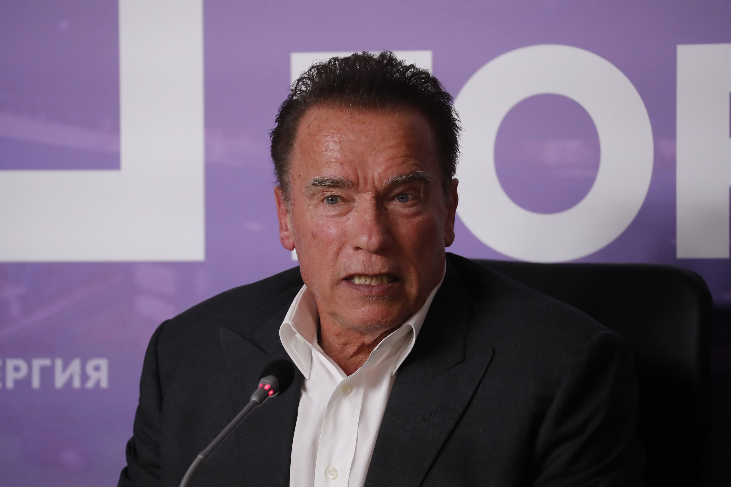 epa07895362 Austrian-American actor, filmmaker and businessman Arnold Schwarzenegger speaks during a press conference at the 2019 Synergy Global Forum in St. Petersburg, Russia, 04 October 2019.  EPA-EFE/ANATOLY MALTSEV
