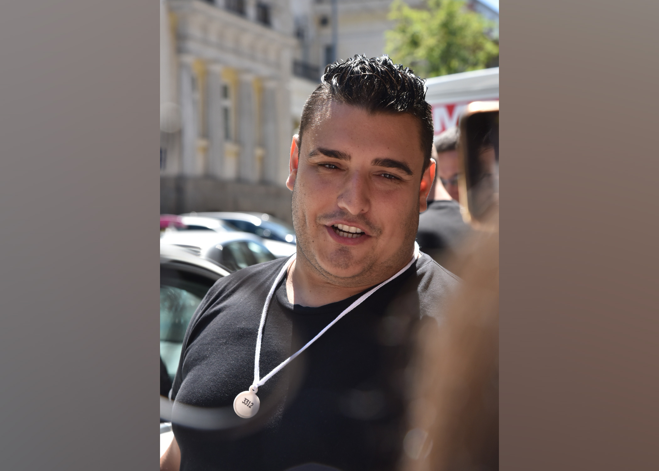 Beograd 29.06.2019. Darko Lazić  pevac izveo verenicu Marinu Gagic i sina Alekseja iz porodilsta Foto:Nemanja Jovanović