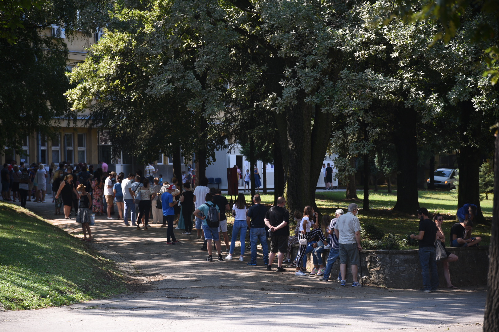 Beograd 10. avgust 2020. Red za testiranje ispred Instituta Torlak Foto:Dragan Mujan/Nova.rs