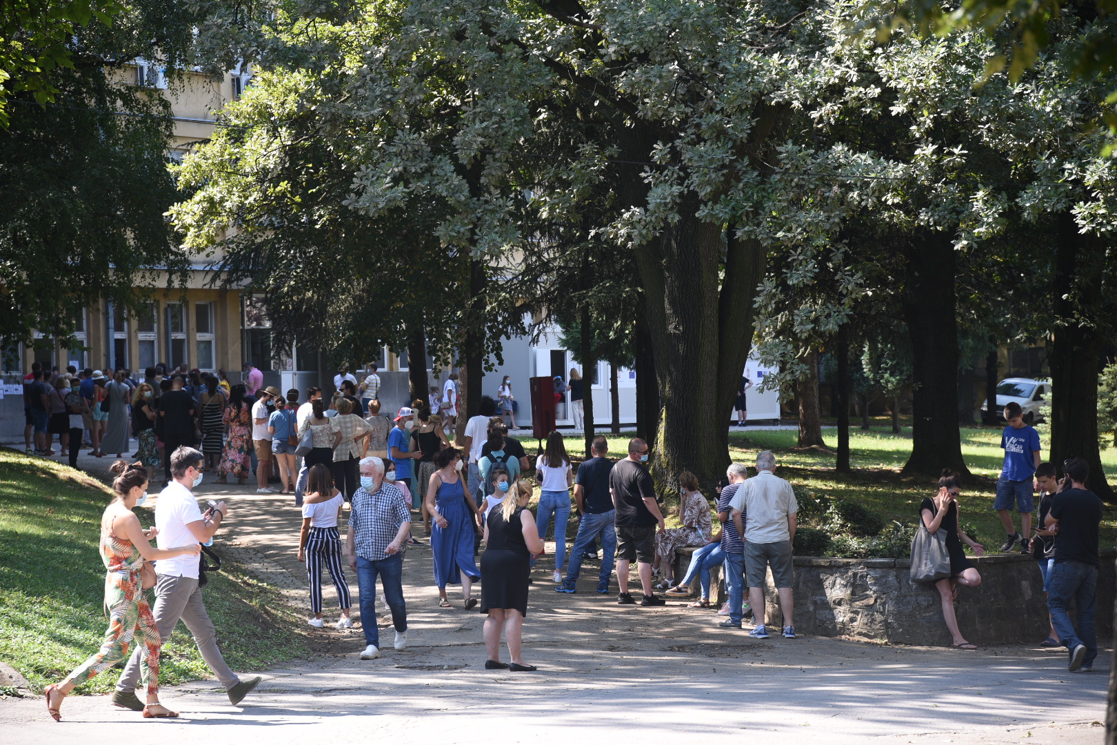 Beograd 10. avgust 2020. Red za testiranje ispred Instituta Torlak Foto:Dragan Mujan/Nova.rs