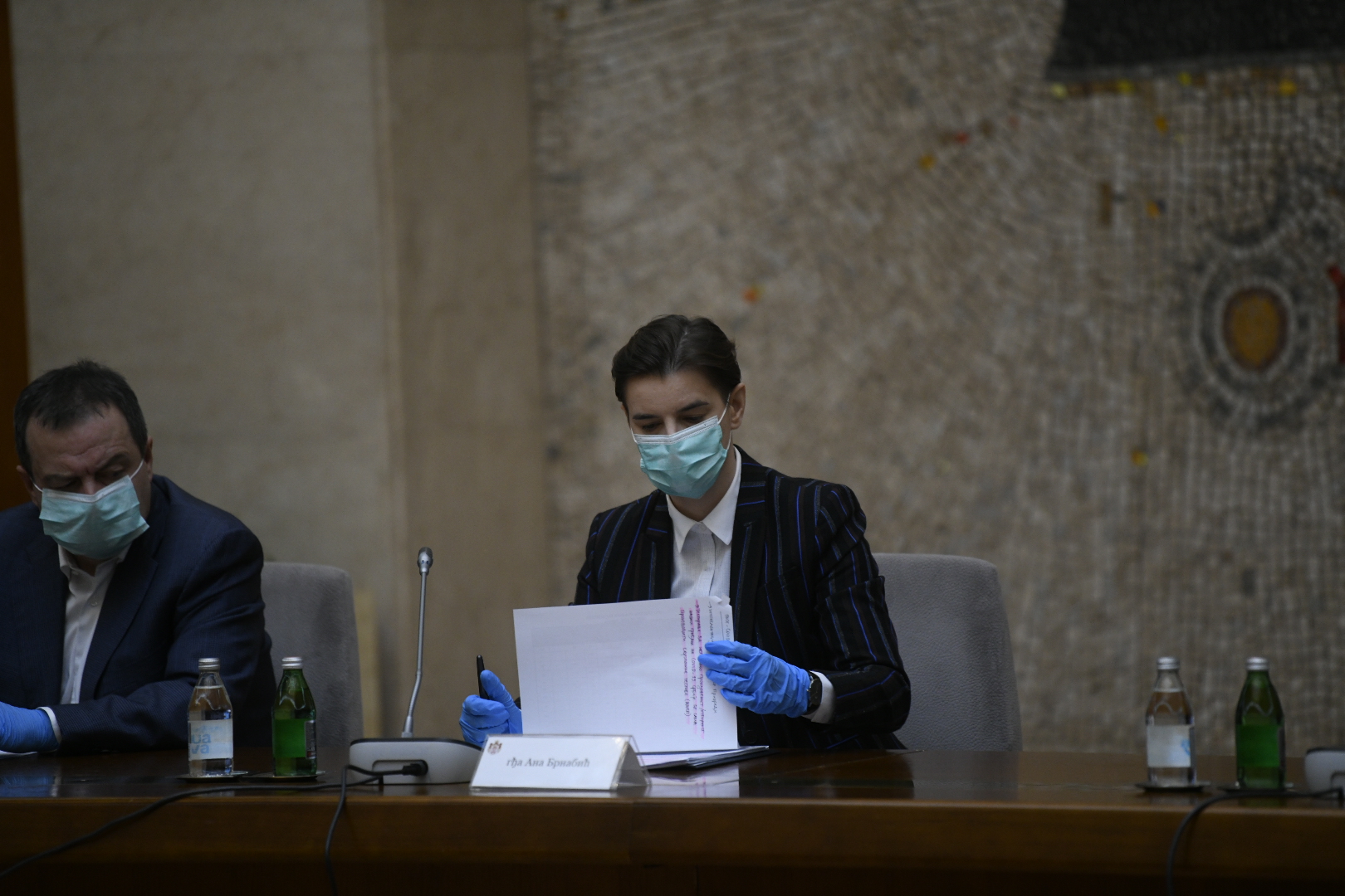 Beograd 02.04.2020. Ana Brnabić maska, rukavice, zaštita, koronavirus, vanredno stanje,Početak sednice Kriznog štaba u Palati Srbija Foto:Nemanja Jovanović/Nova.rs