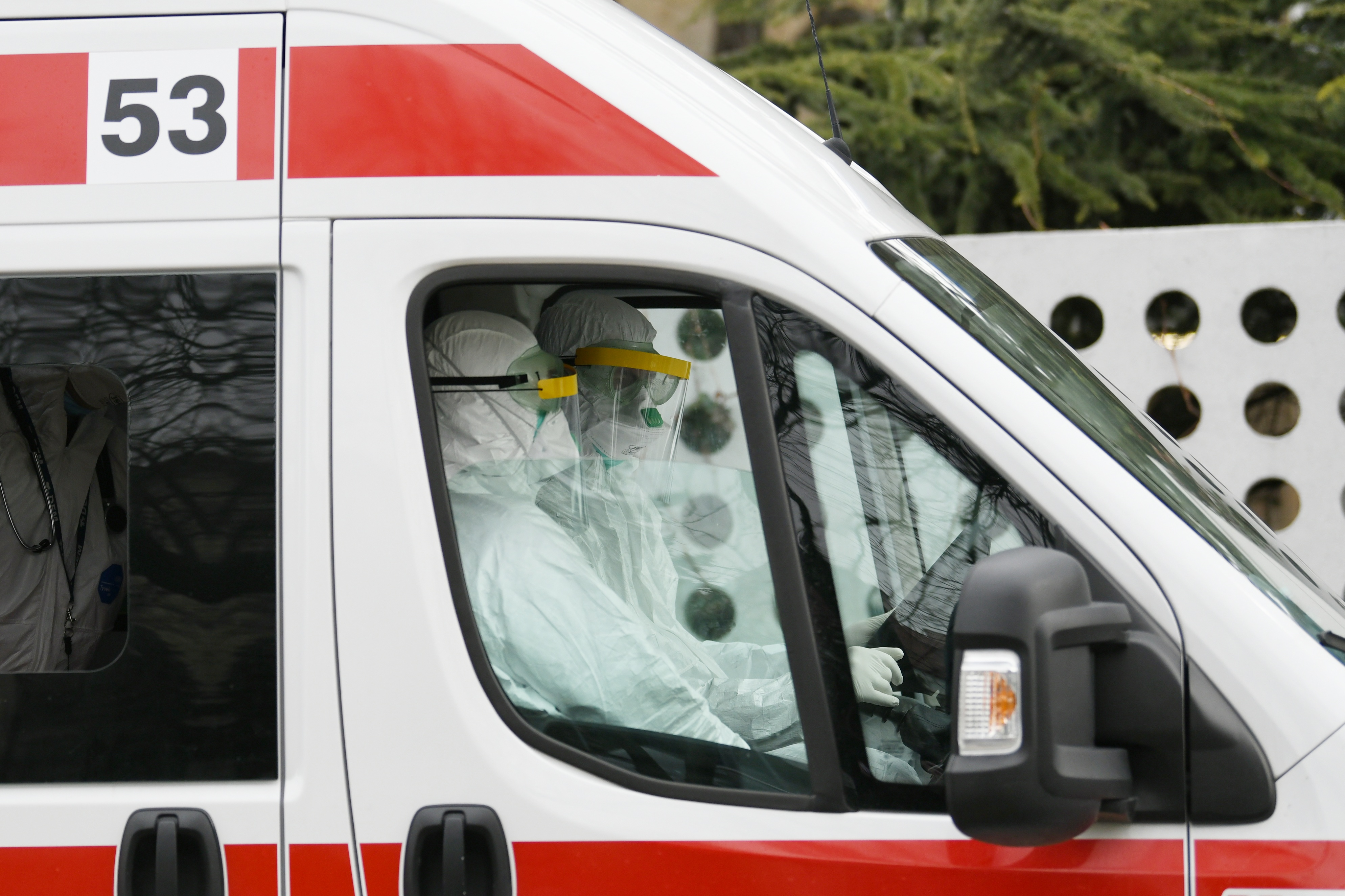 Beograd, 31.03.2020. Kliničko bolnički centar Dr Dragiša Mišović, Dedinje, bolnica, koronavirus, hitna pomoć, medicinsko osoblje, skafander Foto: Vesna Lalić/Nova.rs