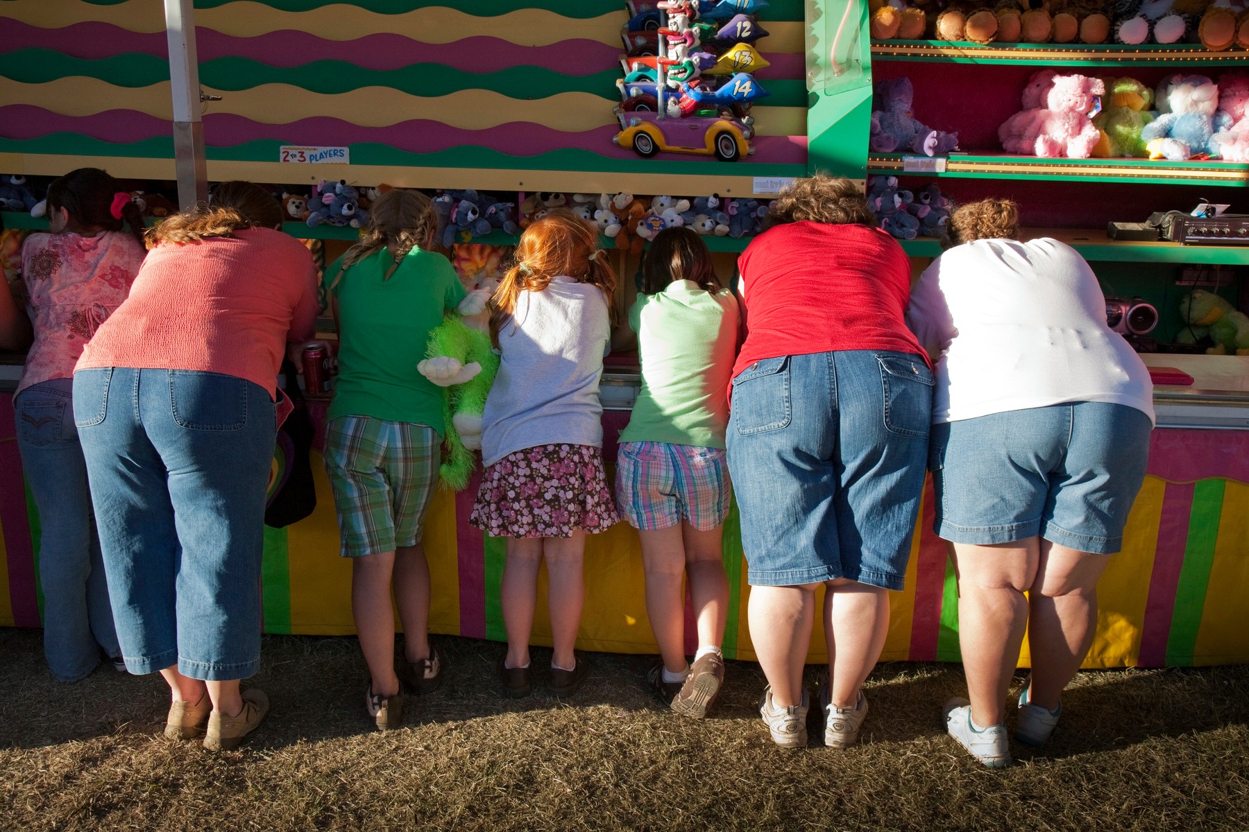 Overweight women with children at a fair in Napa, California, USA.,Image: 200709493, License: Rights-managed, Restrictions: , Model Release: no, Credit line: Science Photo Library / Sciencephoto / Profimedia
