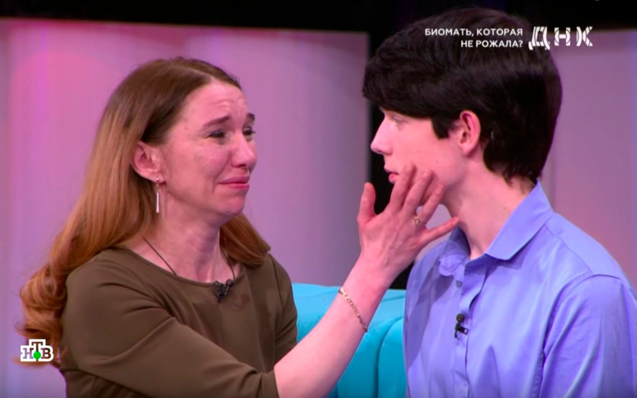 Maria Levina meets her son Danil, 17, Image: 505026835, License: Rights-managed, Restrictions: , Model Release: no, Credit line: NTV / East2West News / Profimedia