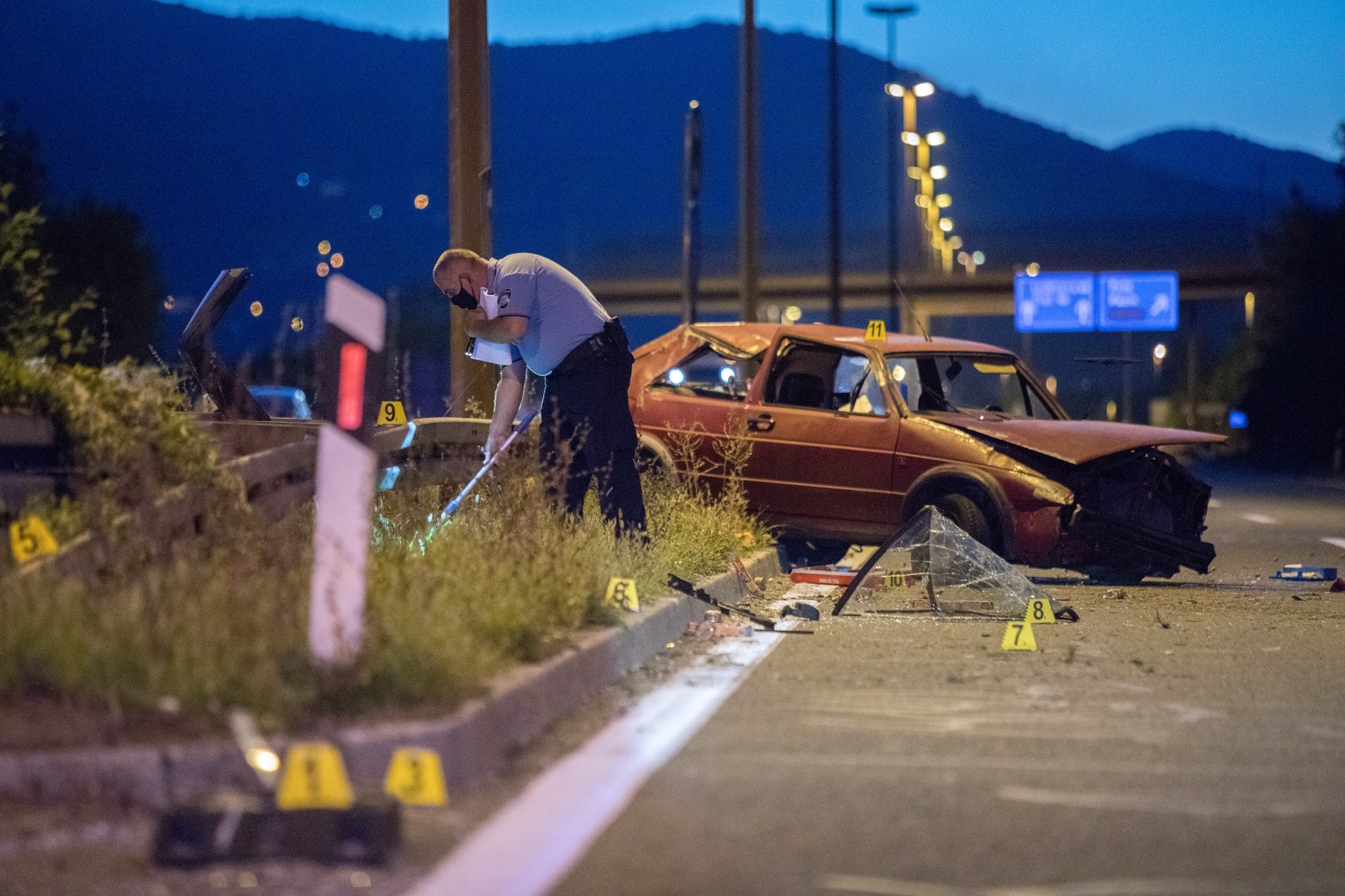 09.09.2020., Rijeka - U prometnoj nesreci na autocesti A7 u blizini Vrata Jadrana u smjeru Opatije poginuo je vozac osobnog automobila golf. Photo: Nel Pavletic/PIXSELL