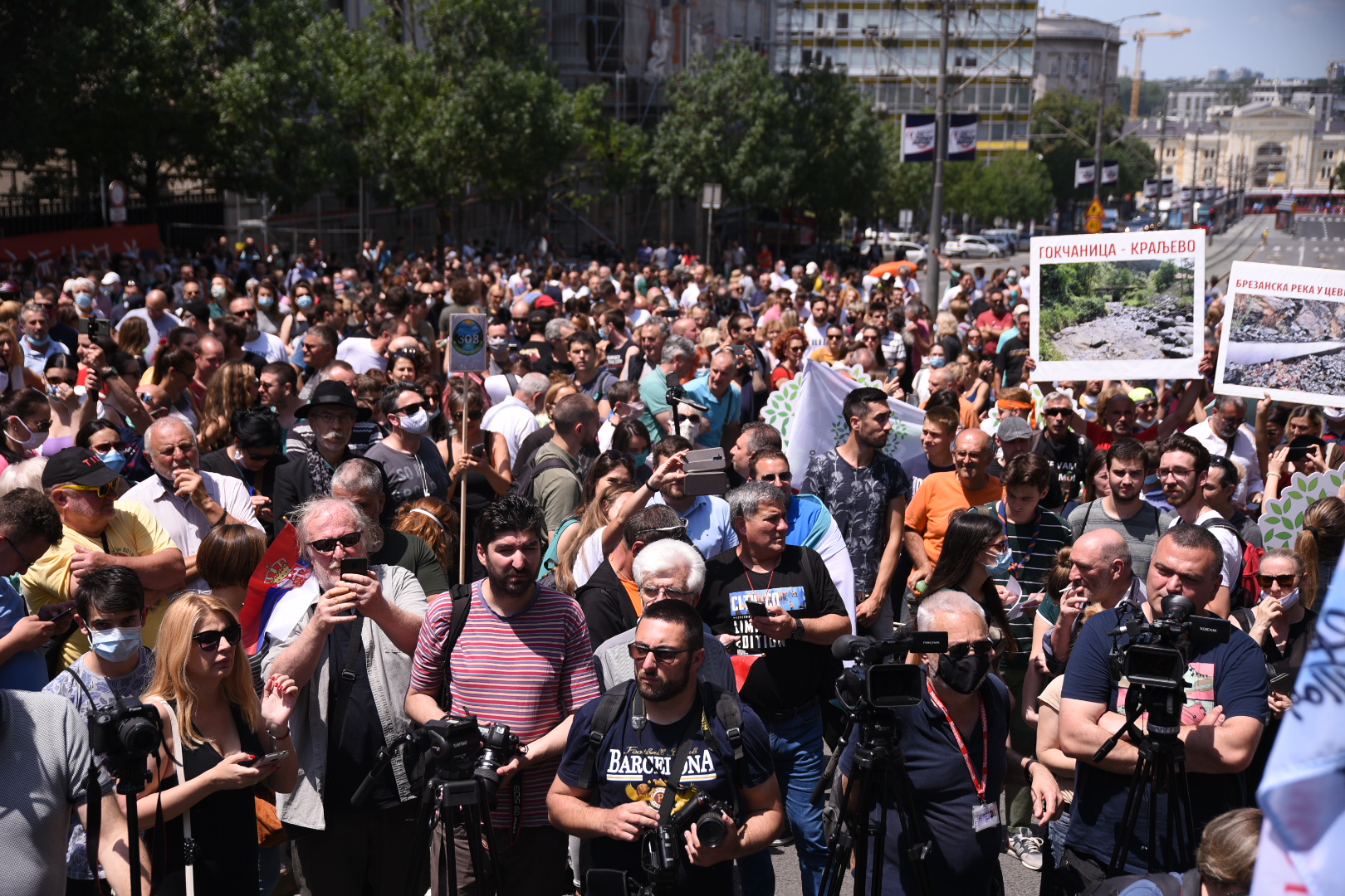 Beograd 13.06.2020. Protest ispred Vlade Srbije, odbranimo reke, vazduh, prirodu, odbranimo reke stare planine, Foto: Dragan Mujan/Nova.rs