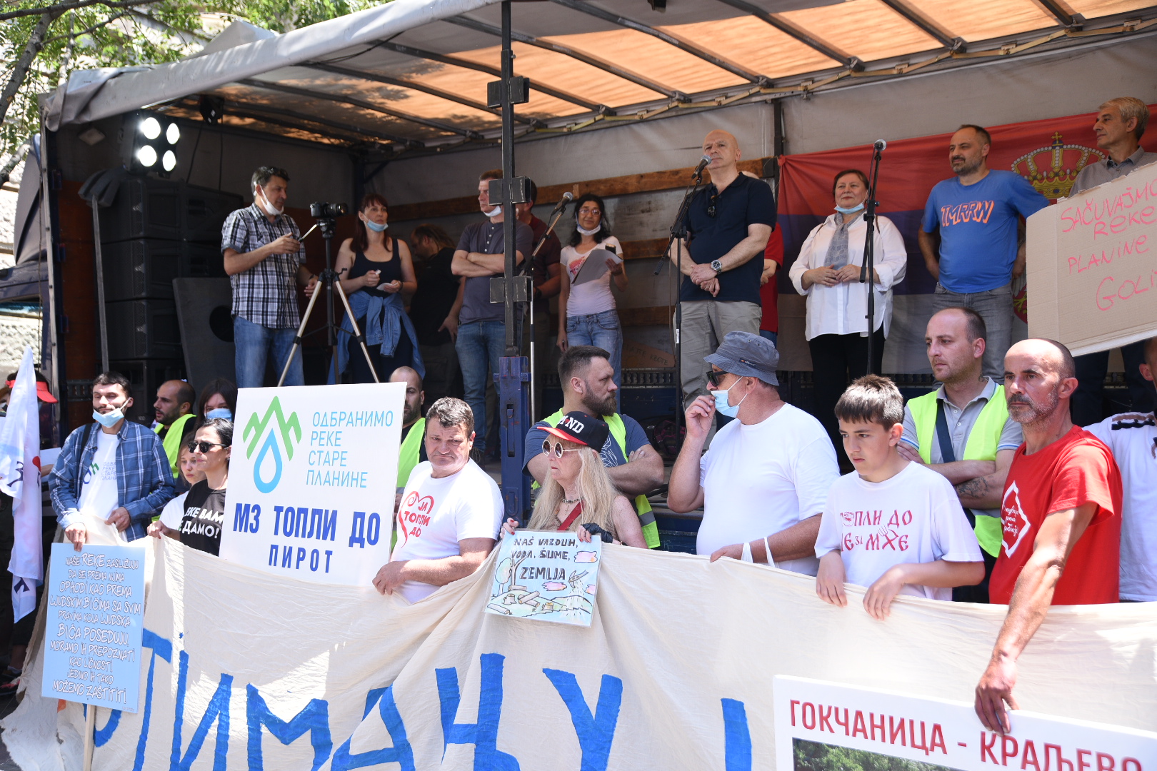 Beograd 13.06.2020. Protest ispred Vlade Srbije, odbranimo reke, vazduh, prirodu, odbranimo reke stare planine, Foto: Dragan Mujan/Nova.rs