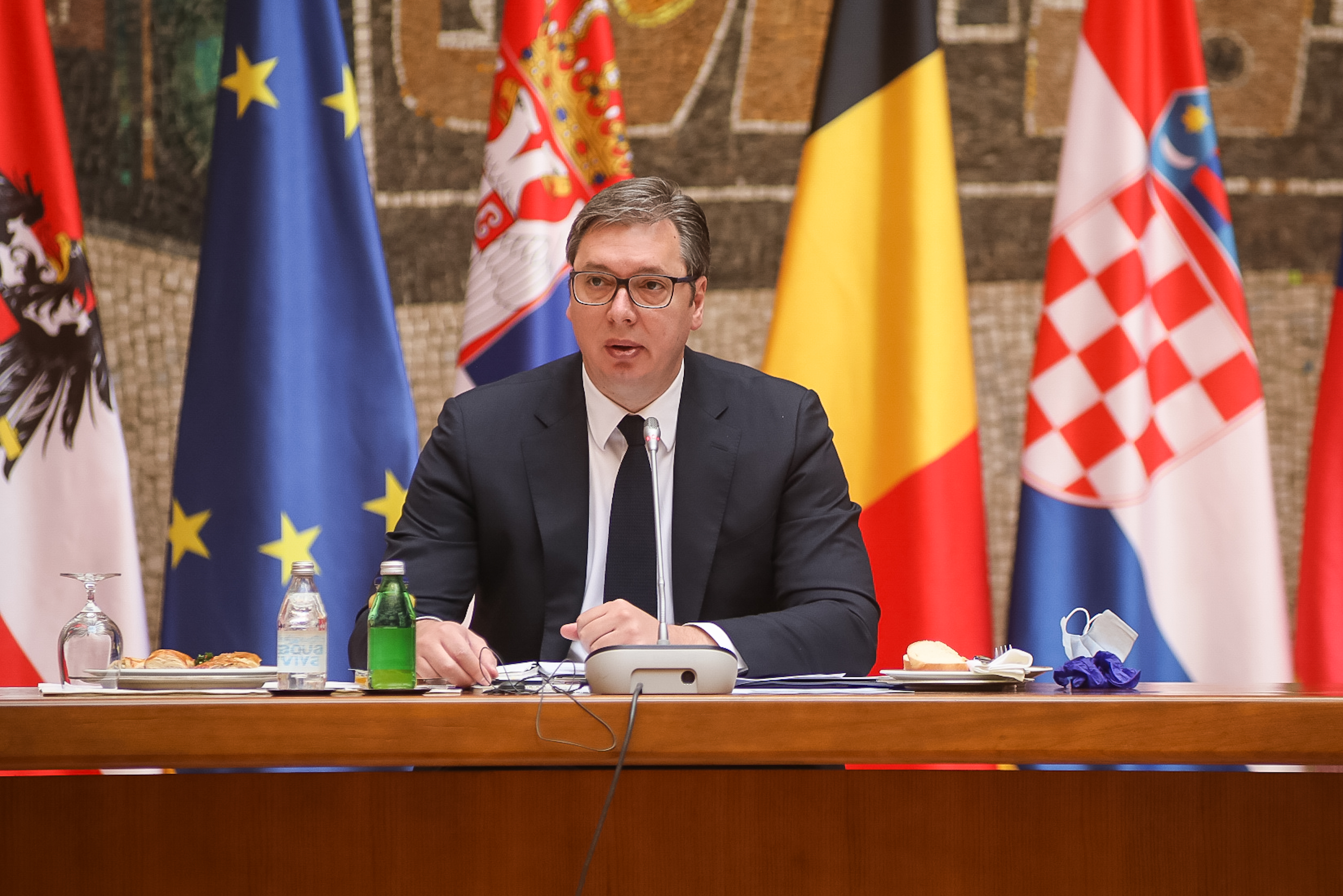 Beograd, 24. aprila 2020. - Predsednik Republike Srbije Aleksandar Vucic u Palati Srbija. TANJUG/  FOTO EU / DANILO POLOVINA / an