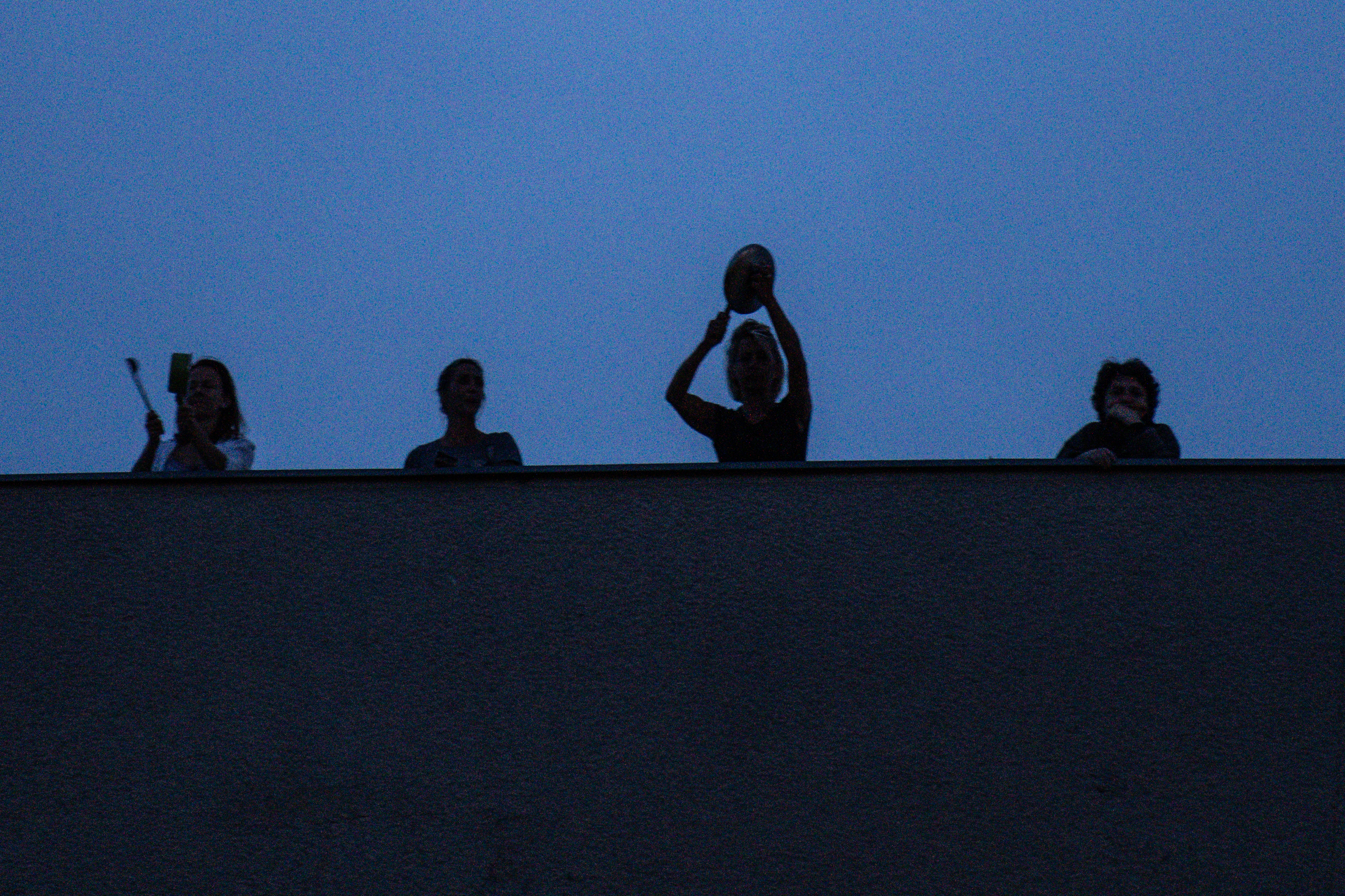 Beograd 28.04.2020. Bukom protiv diktature, Digni glas, lupanje u šerpe, pravljenje buke, galama, lupanje, inicijativa Ne davimo Beograd Foto: Goran Srdanov/Nova.rs