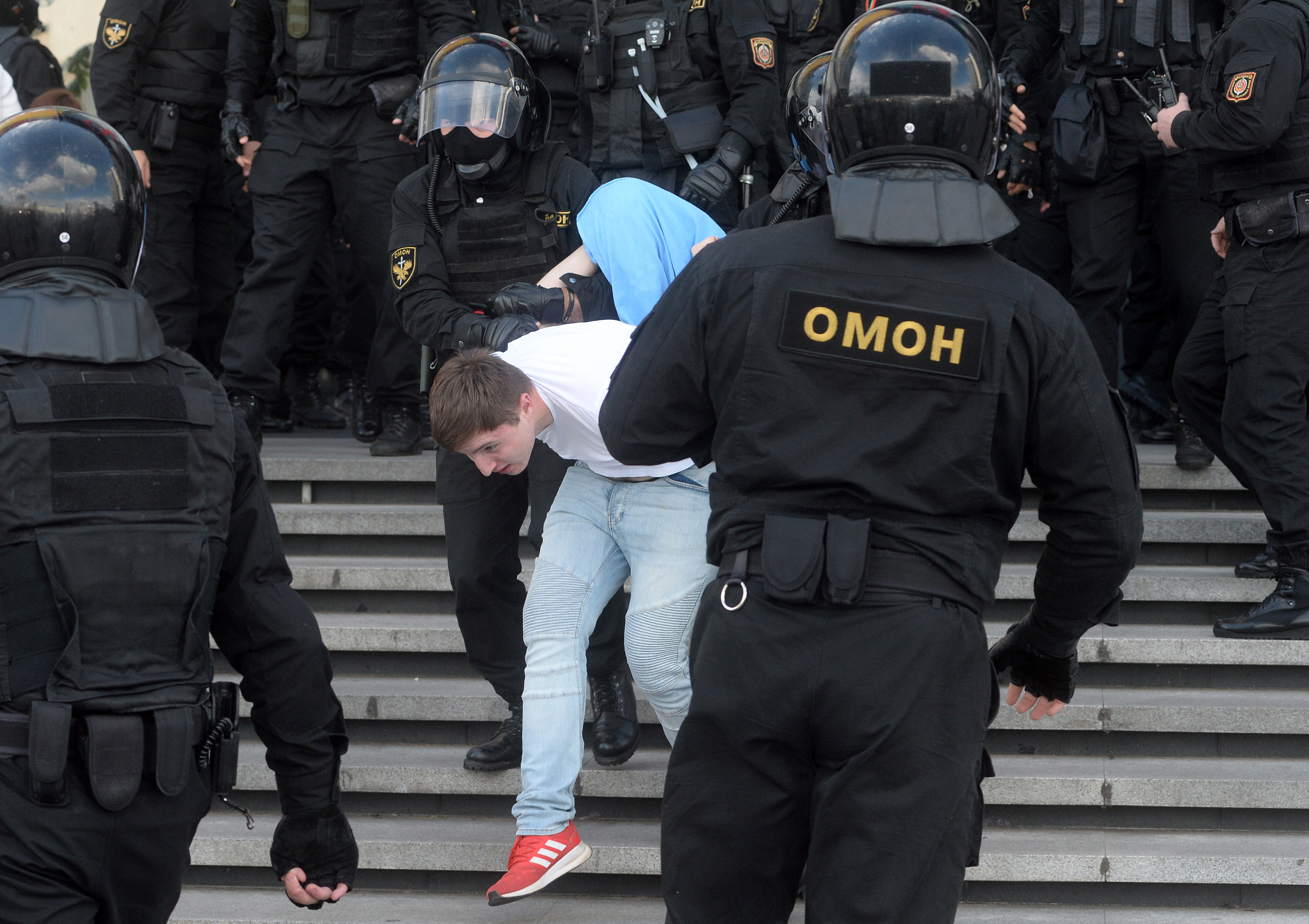 Opposition protests continue in Minsk