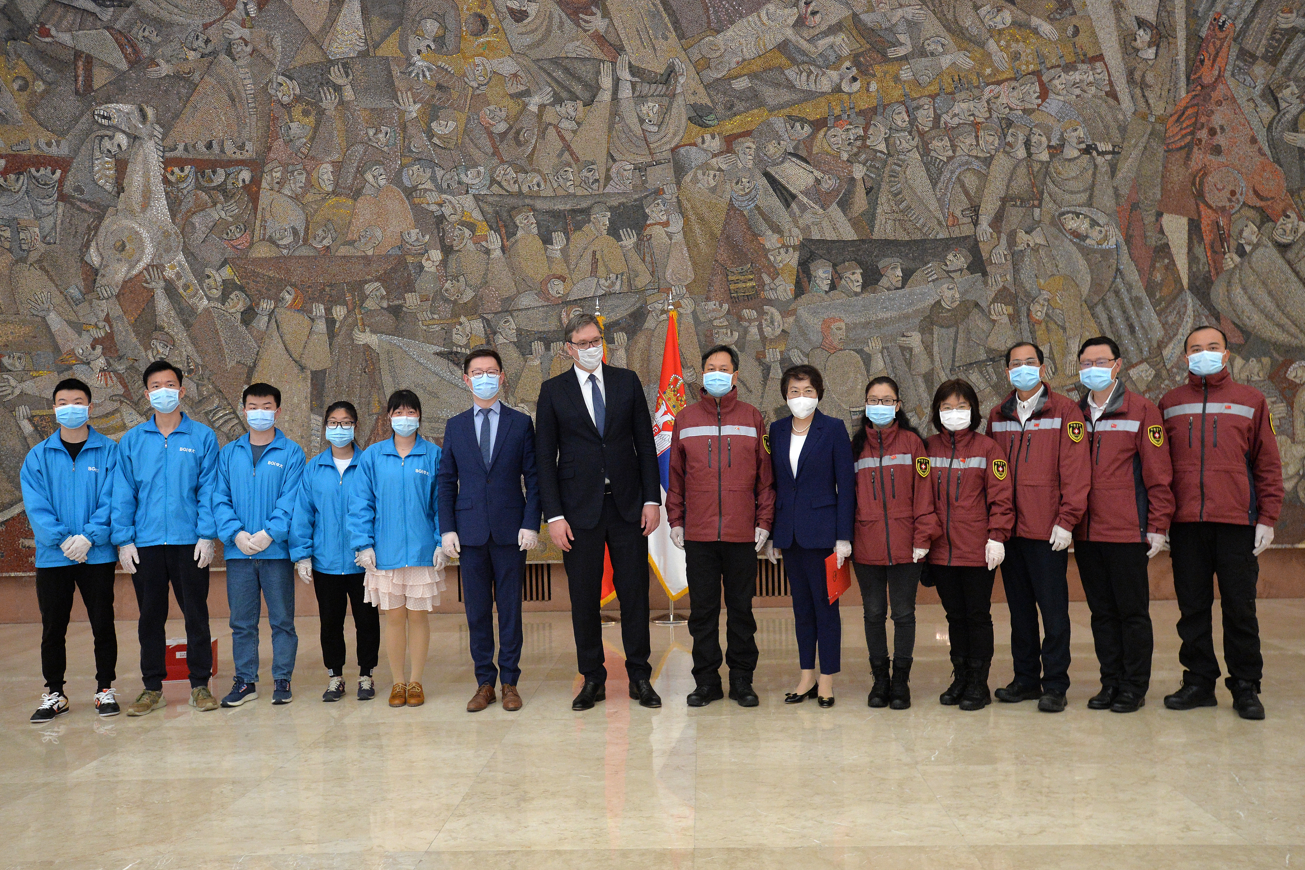 VUCIC I CEN BO SA KINESKIM STRUCNJACIMA