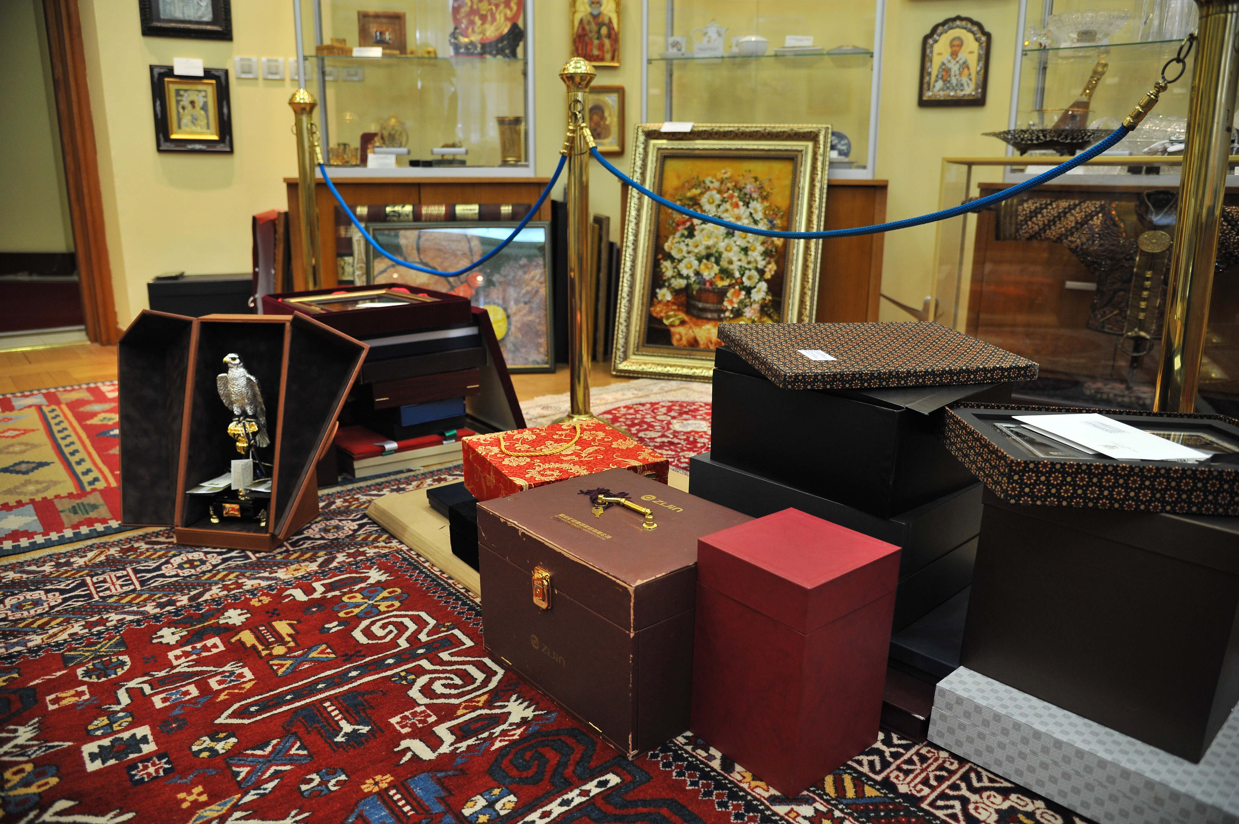 Pokloni koja je dosadasnja Vlada dobila.