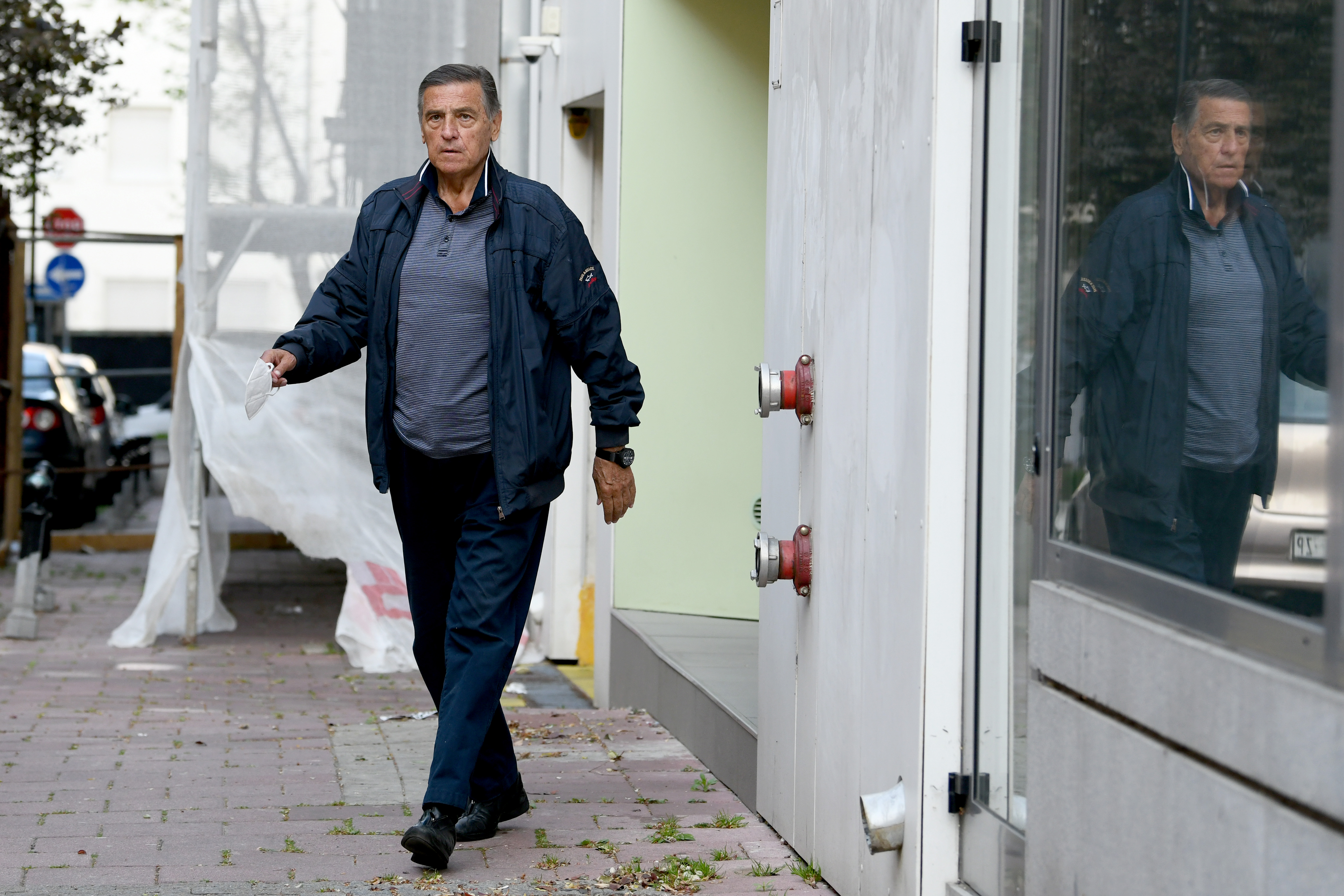 BEOGRAD 21.04.2020 Milutin Mrkonjić, šetnja sa penzionerima, prvi put šetnja starijih osoba, penzioneri Foto:Vesna Lalić/Nova.rs
