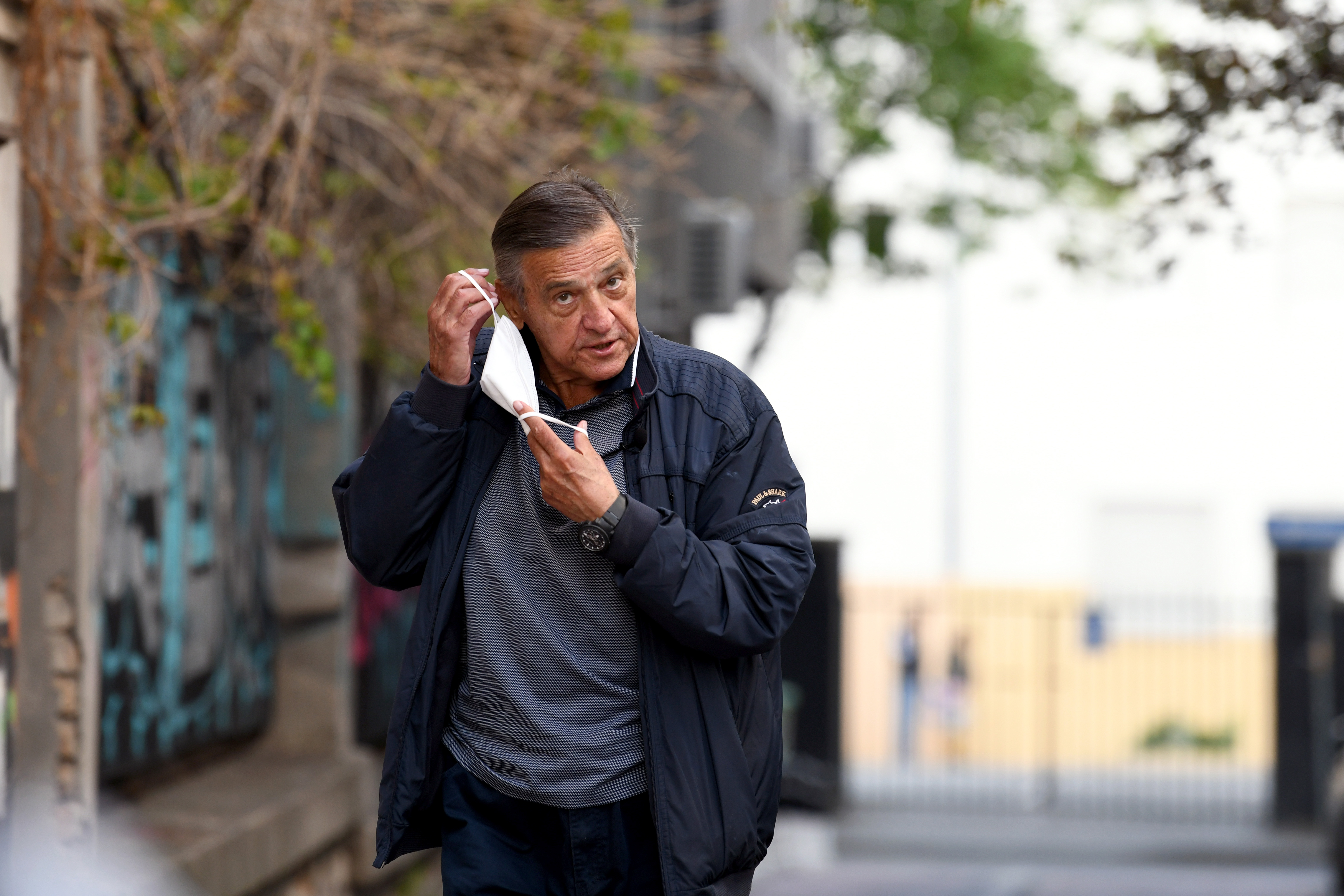 BEOGRAD 21.04.2020 Milutin Mrkonjić, šetnja sa penzionerima, prvi put šetnja starijih osoba, penzioneri Foto:Vesna Lalić/Nova.rs