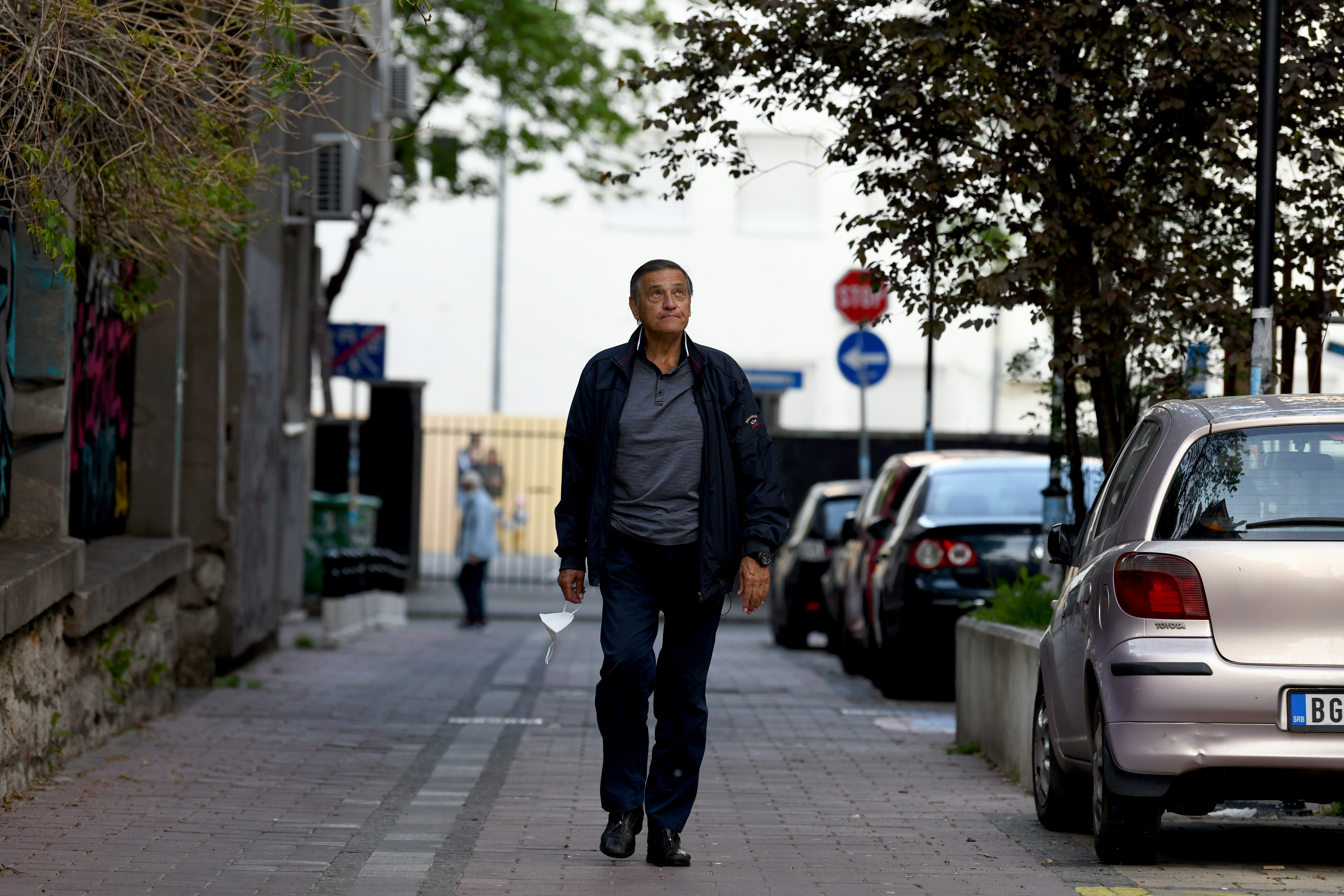 BEOGRAD 21.04.2020 Milutin Mrkonjić, šetnja sa penzionerima, prvi put šetnja starijih osoba, penzioneri Foto:Vesna Lalić/Nova.rs