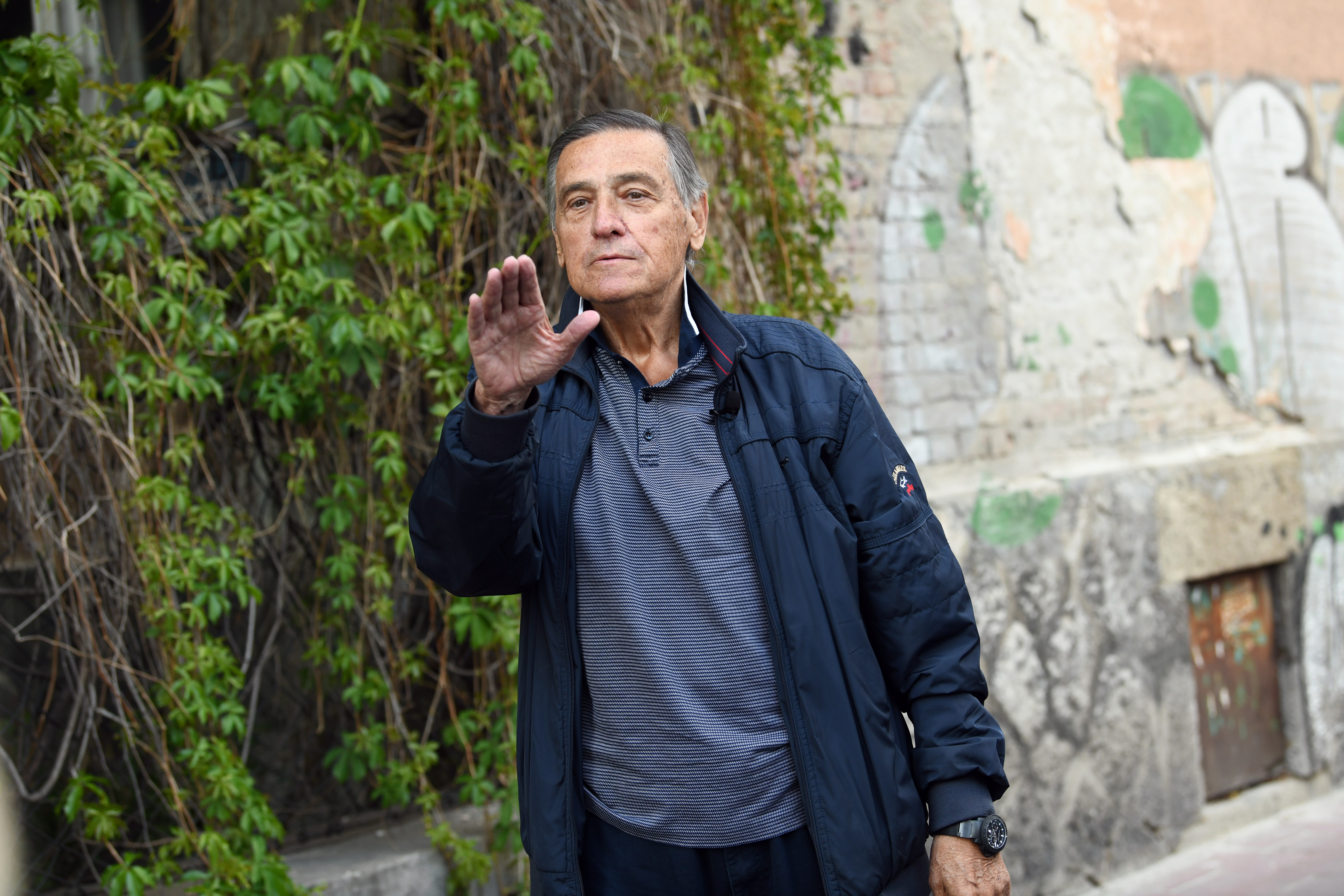 BEOGRAD 21.04.2020 Milutin Mrkonjić, šetnja sa penzionerima, prvi put šetnja starijih osoba, penzioneri Foto:Vesna Lalić/Nova.rs