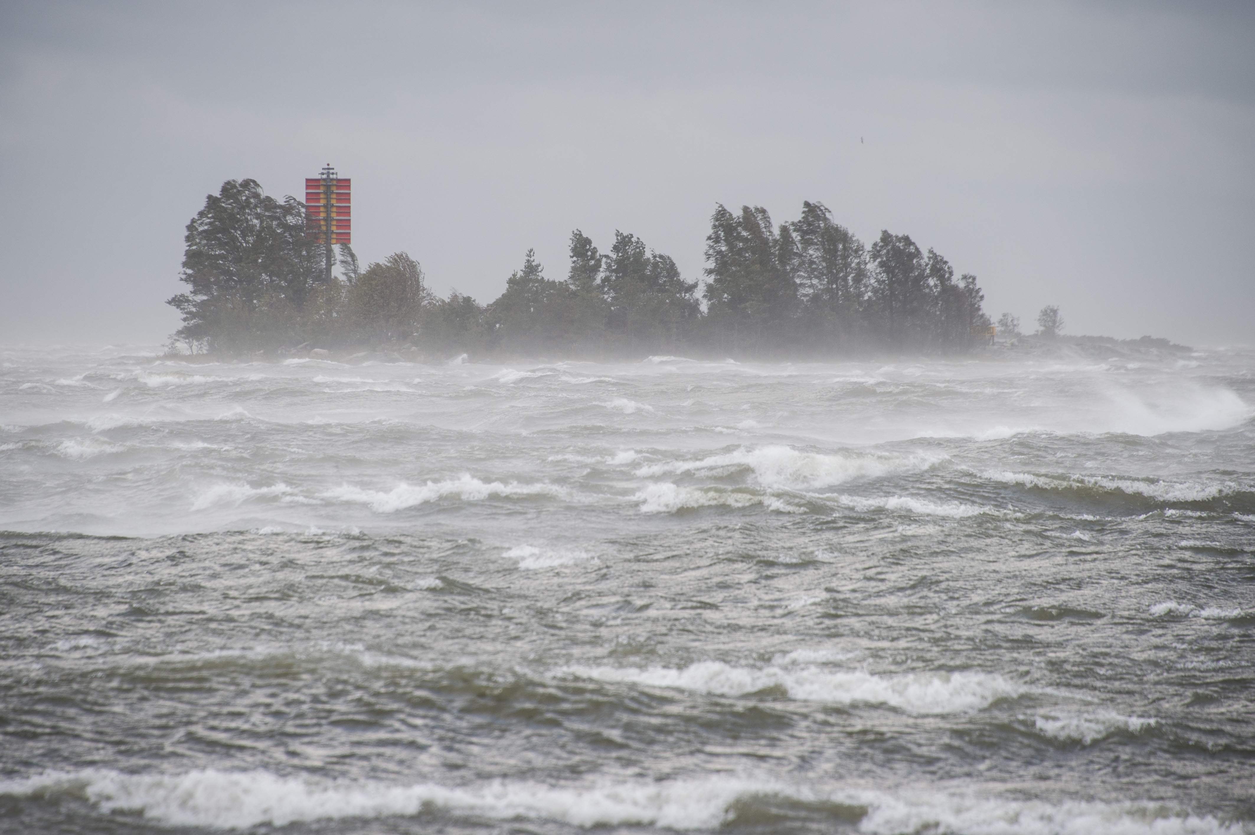 Autumn storm Aila causes damage in Finland