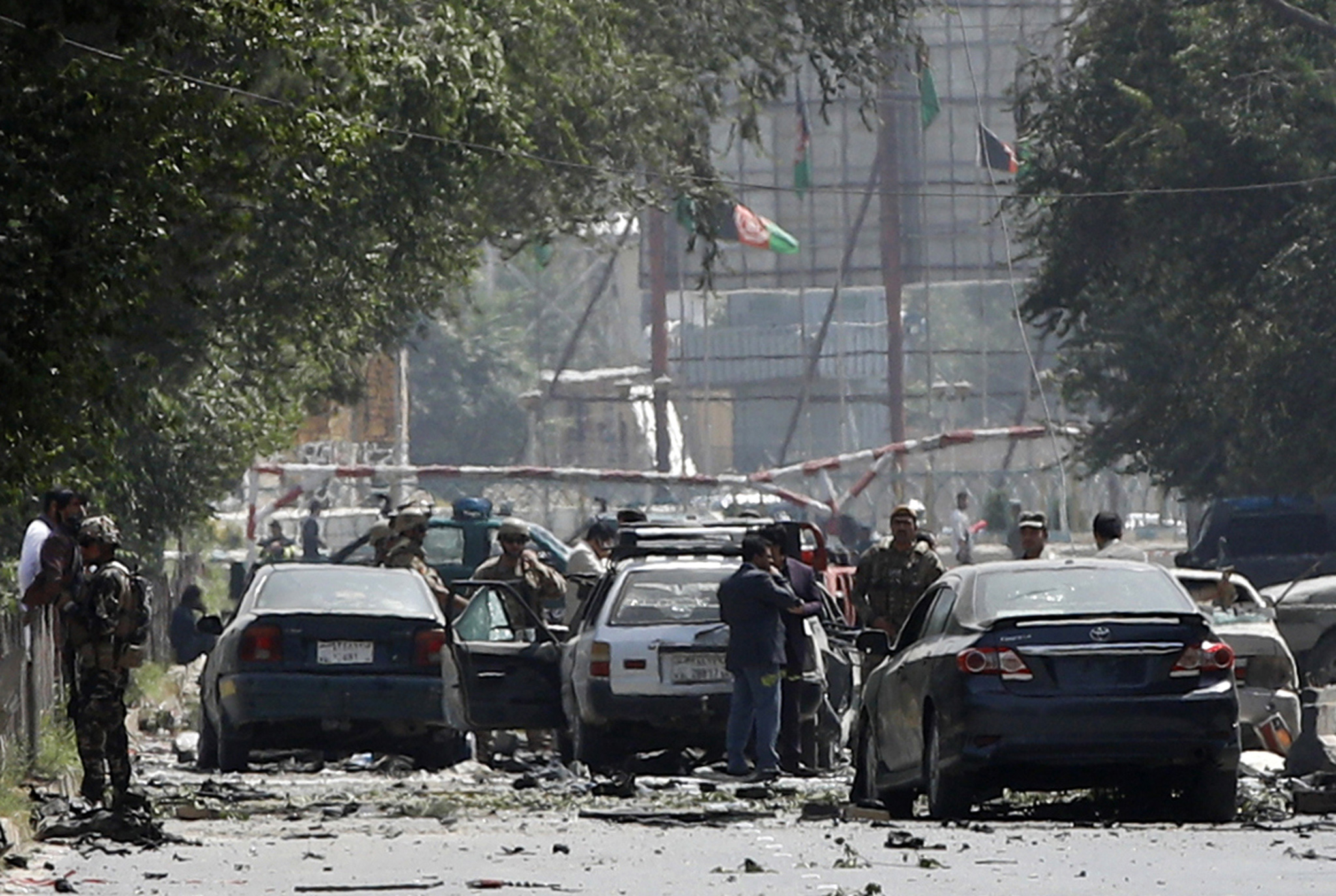 Suicide attack targets checkpoint in downtown Kabul