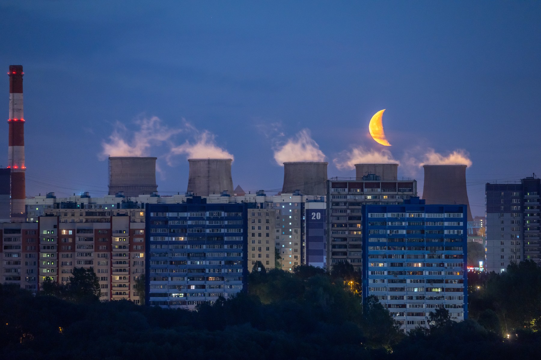 MOSCOW, RUSSIA - JUNE 14, 2020: The moon shines over combined heat and power plant No 22. Marina Lystseva/TASS,Image: 531730203, License: Rights-managed, Restrictions: , Model Release: no, Credit line: Marina Lystseva / TASS / Profimedia