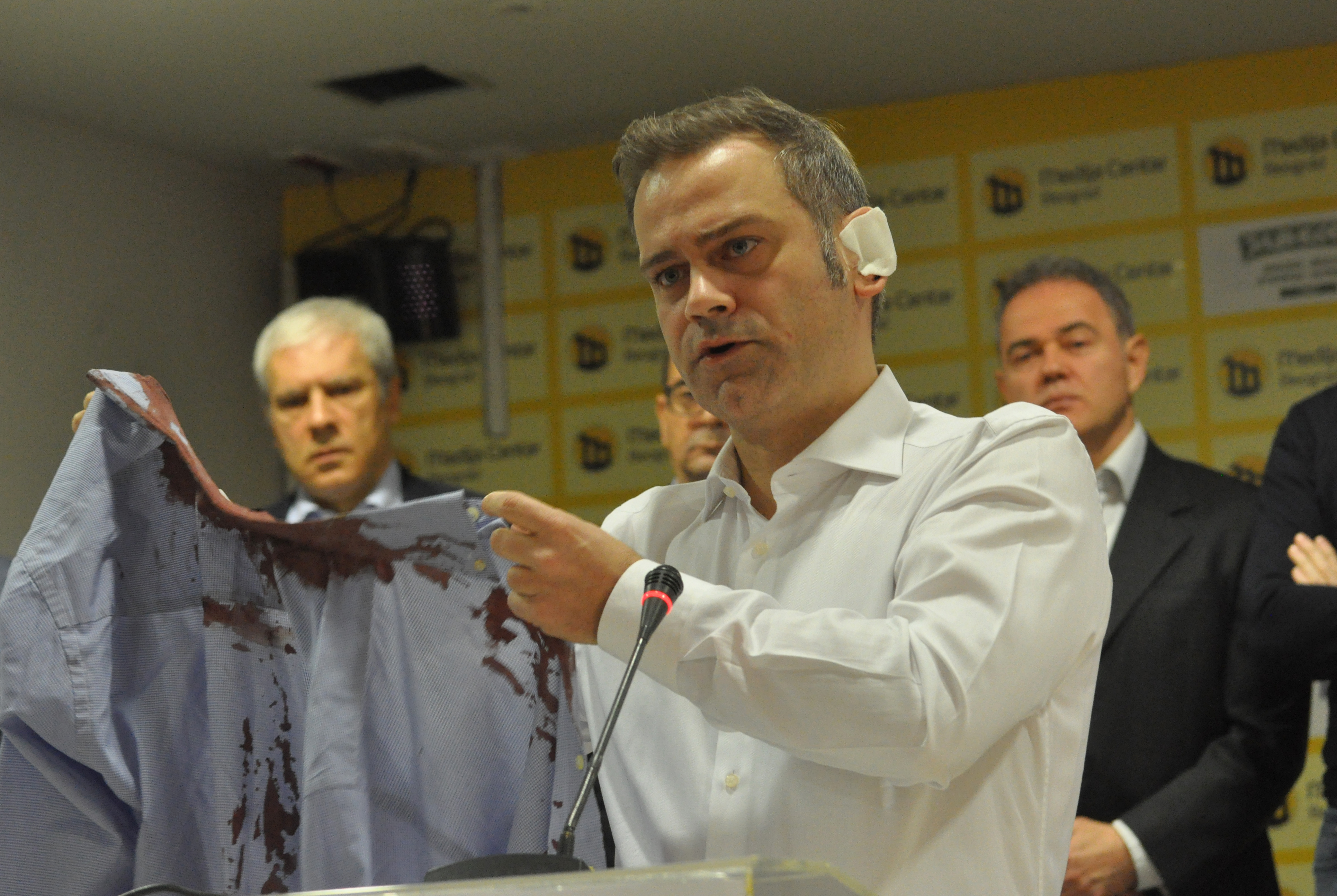 Borko Stefanović krvava košulja Foto: Medija centar Beograd