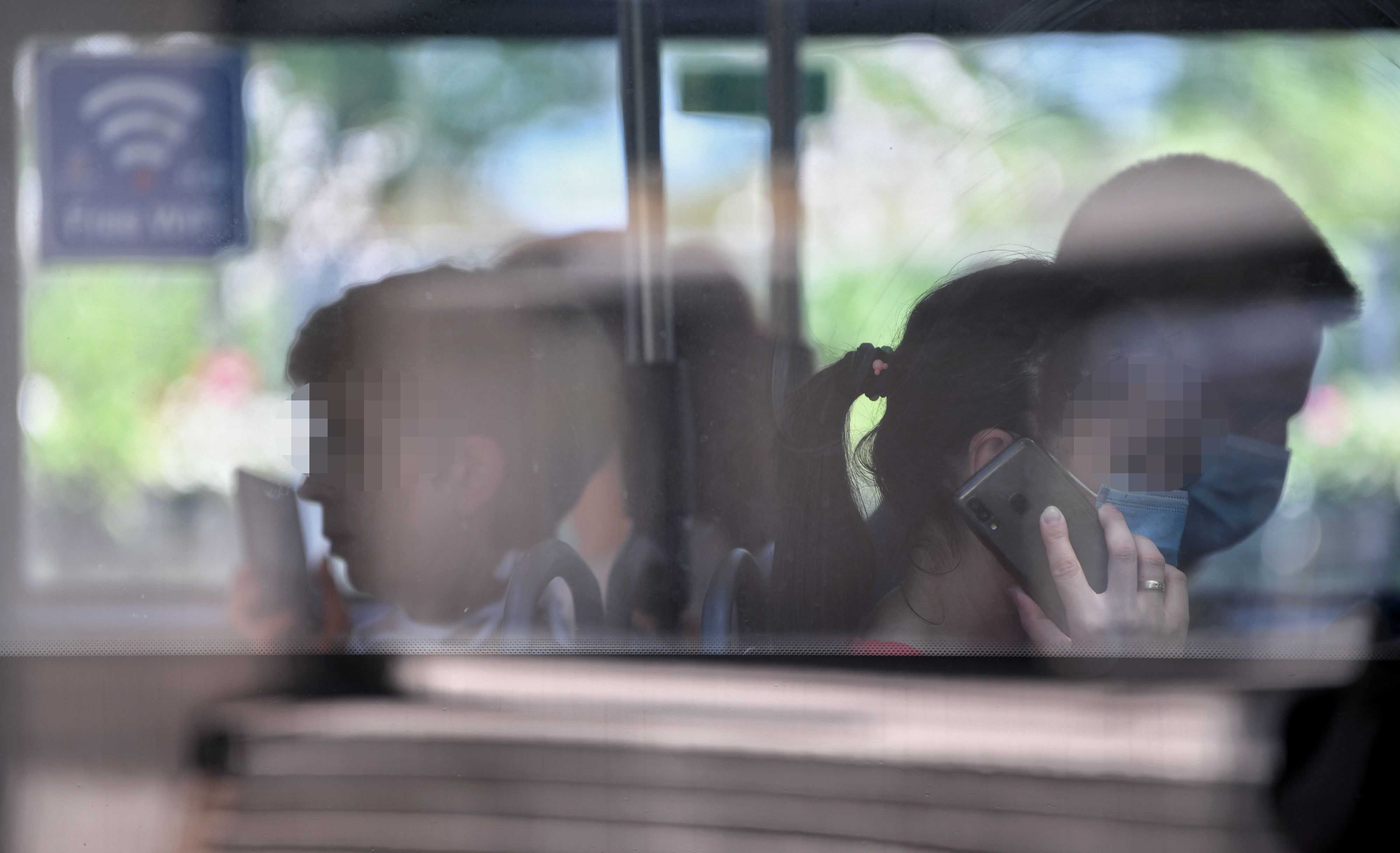 Beograd 25.06.2020. GSP, autobus, gradski saobraćaj, javni prevoz, gradski prevoz, putnici, koronavirus, mere zaštite, maska, maske Foto: Filip Krainčanić/Nova.rs