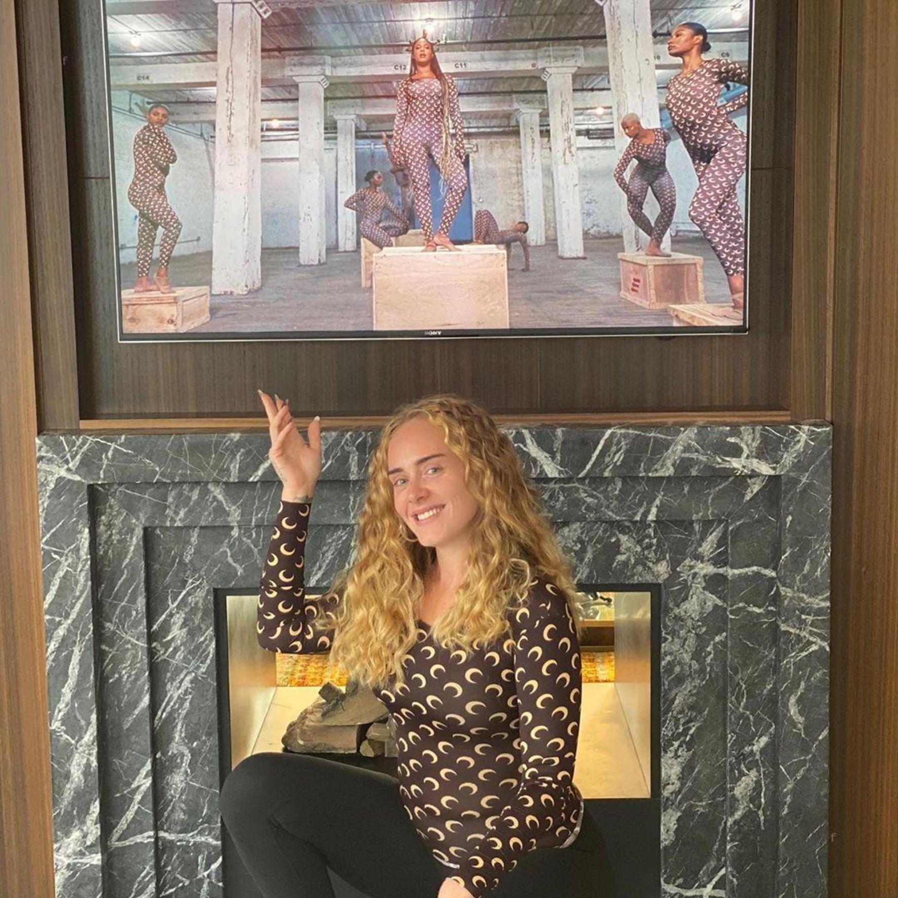 Adel
Adele (adele / 01.08.2020): Thank you Queen for always making us all feel so loved through your art,Image: 549493998, License: Rights-managed, Restrictions: , Model Release: no, Credit line: face to face / Face to Face / Profimedia