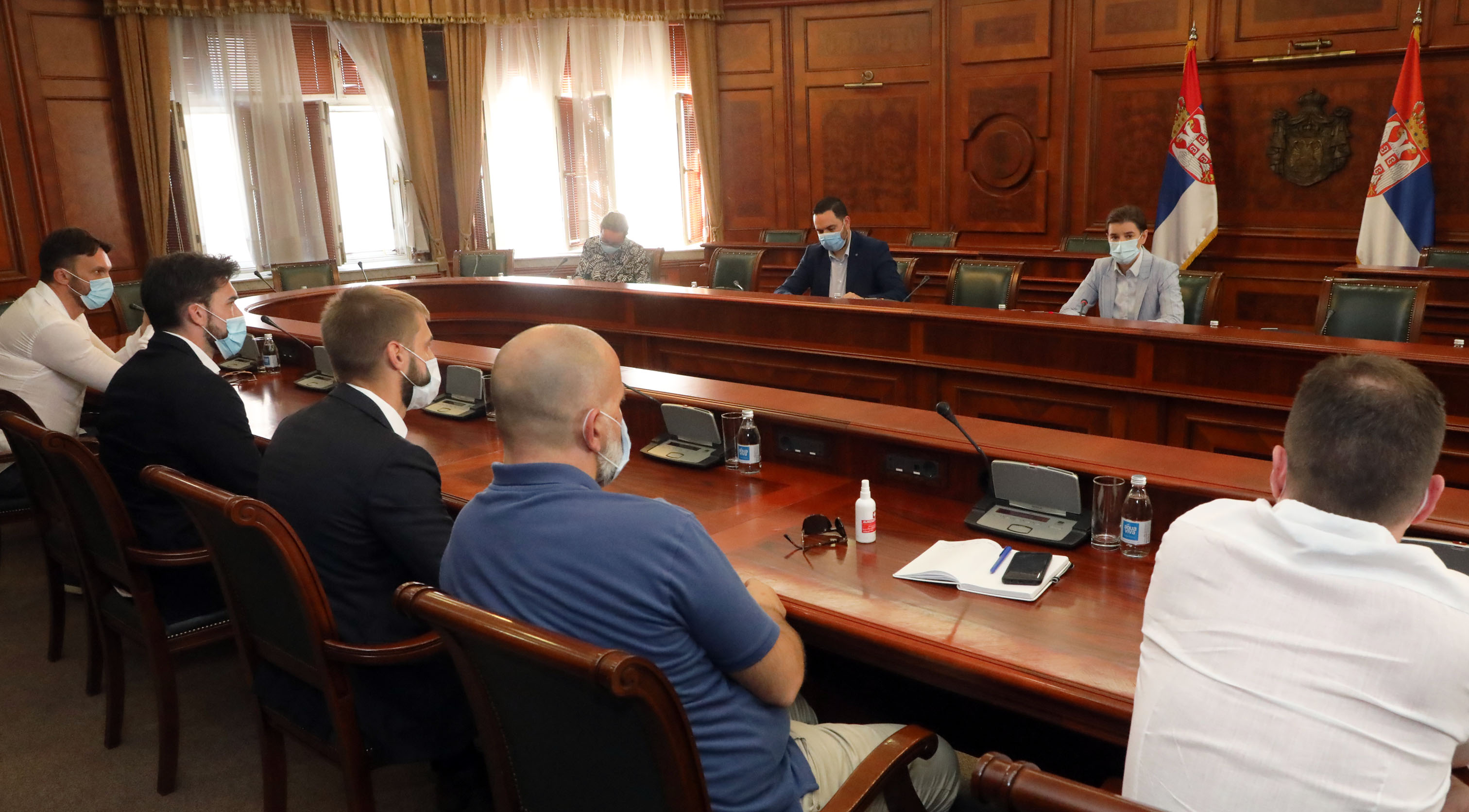 Beograd 29.06.2020. Ana Brnabić, predstavnici noćnih barova i klubova Foto: Kancelarija za saradnju s medijima