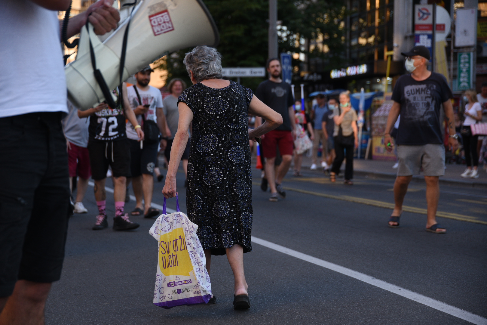 Beograd 01.07.2020. Banovo brdo, protestna šetnja, protest Foto: Dragan Mujan/Nova.rs