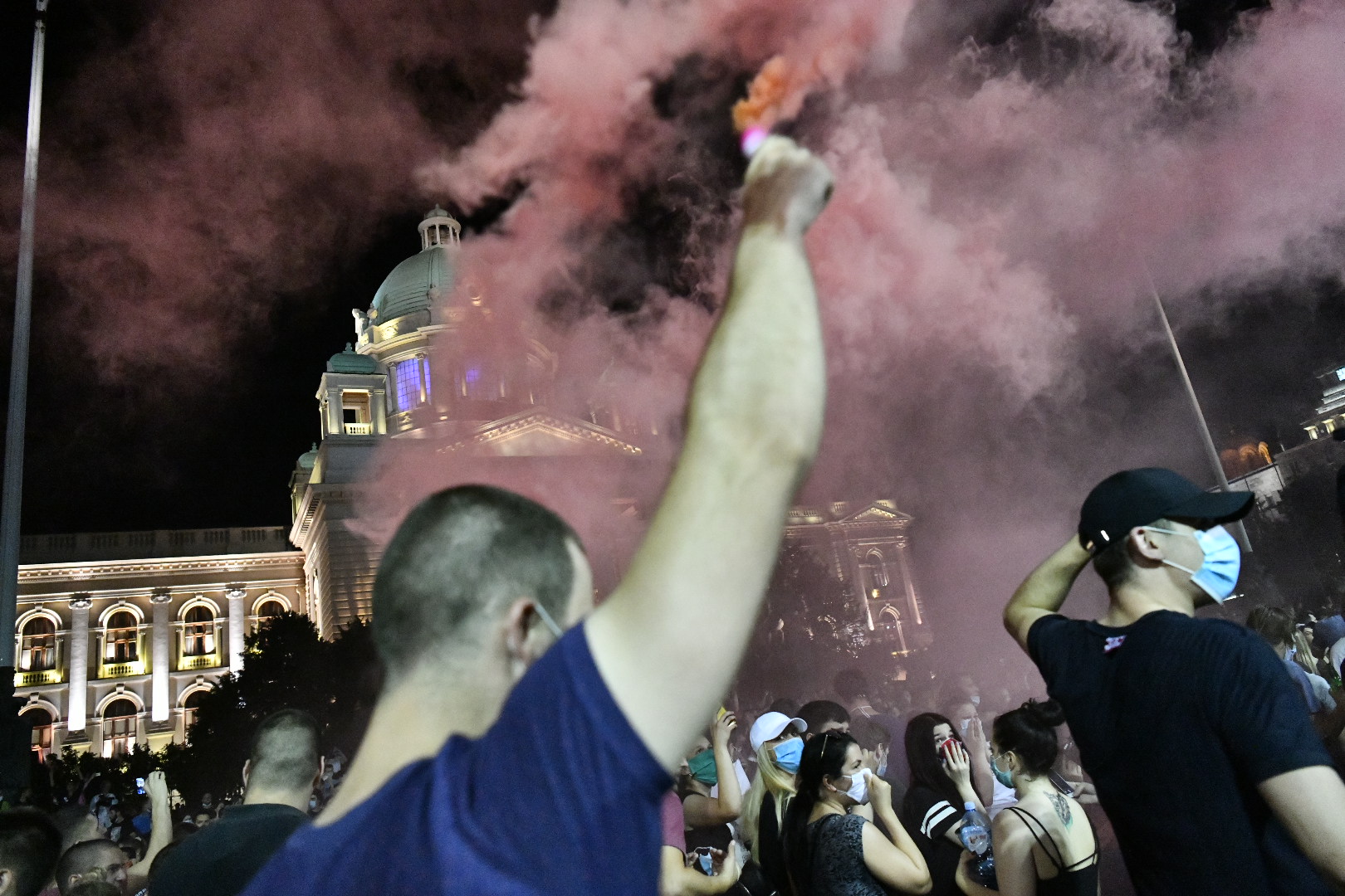 Beograd 02.07.2020. Skupština, Baklja, Iseljavanje studenata iz Studentskog doma, Studentski grad, Studenti Foto: Vladislav Mitić/Nova.rs