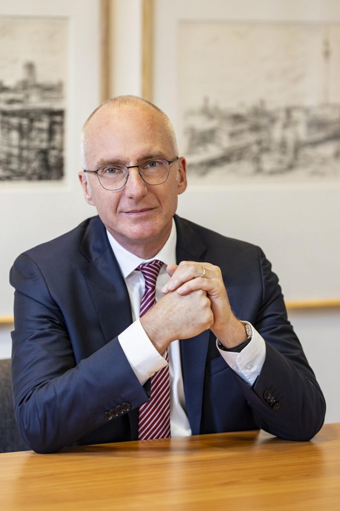 TOMAS SSIB ( THOMAS SCHEIB) AMBASADOR SAVEZNE REPUBLIKE NEMACCKE U SRBIJI
BEOGRAD 20 maj 2020. godine
FOTO: ZZELJKO JOVANOVICH poslala Ana Vusovic